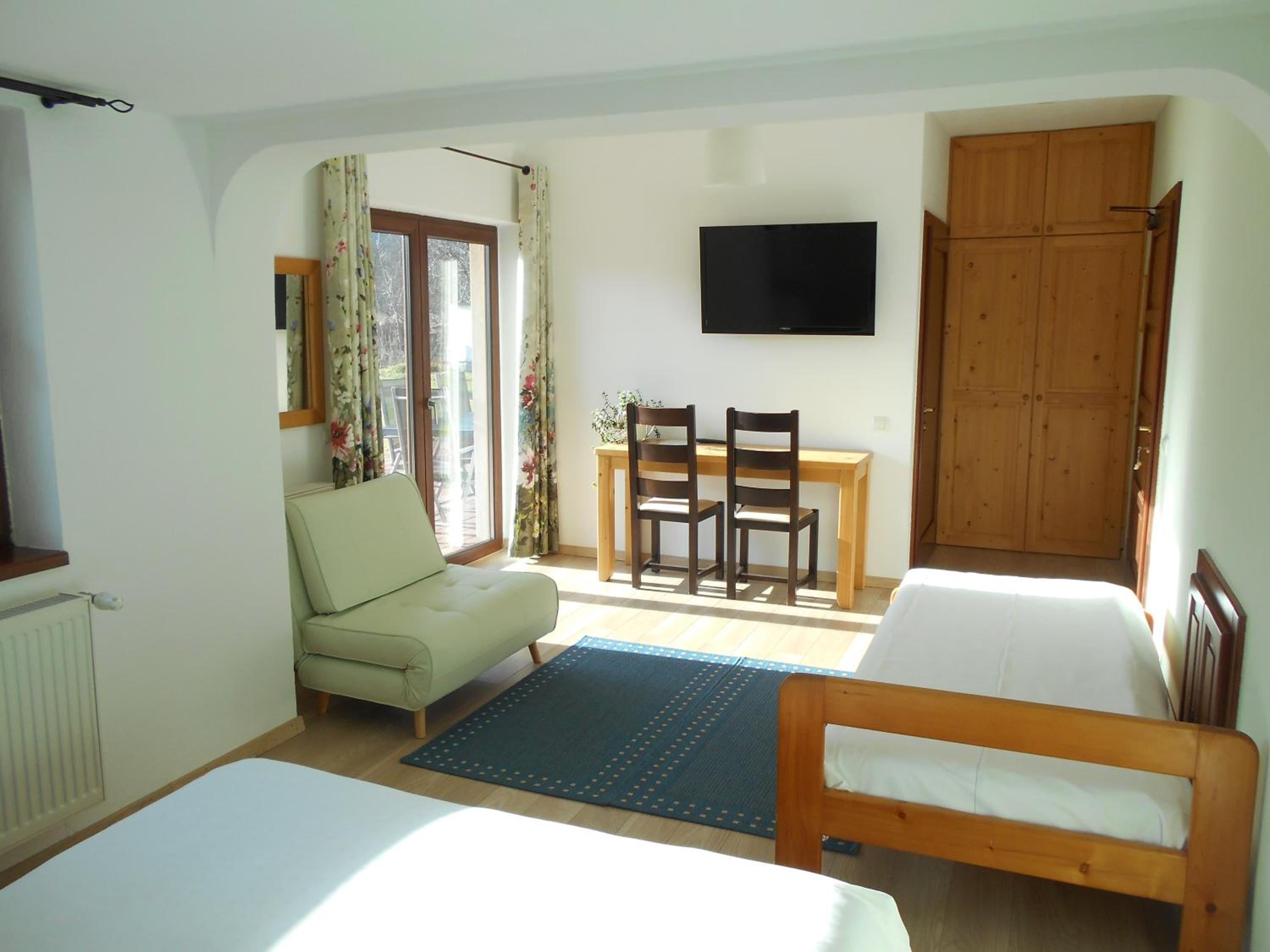 Family Room with Mountain View photo 1