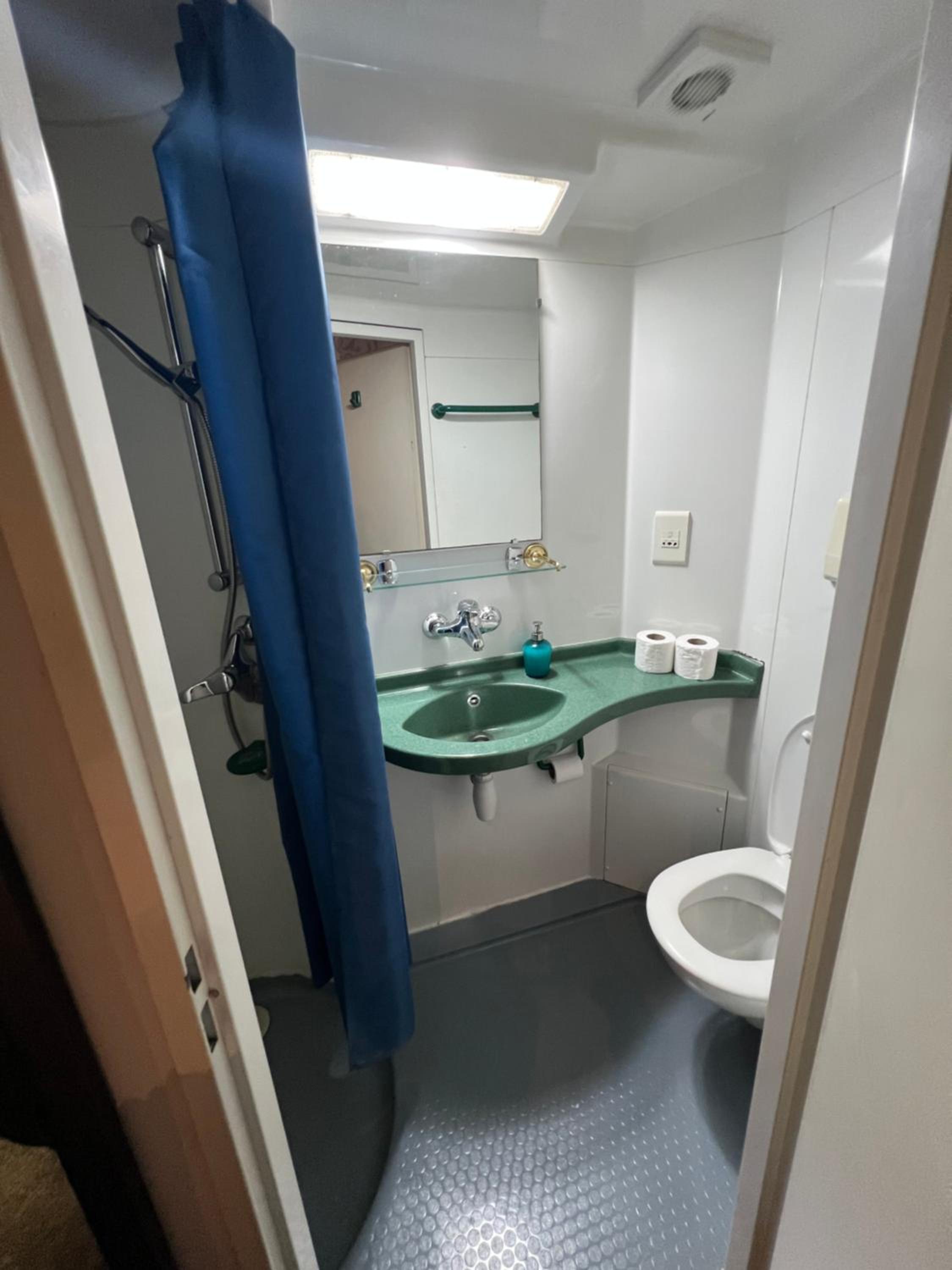 Executive Quadruple Room photo 3