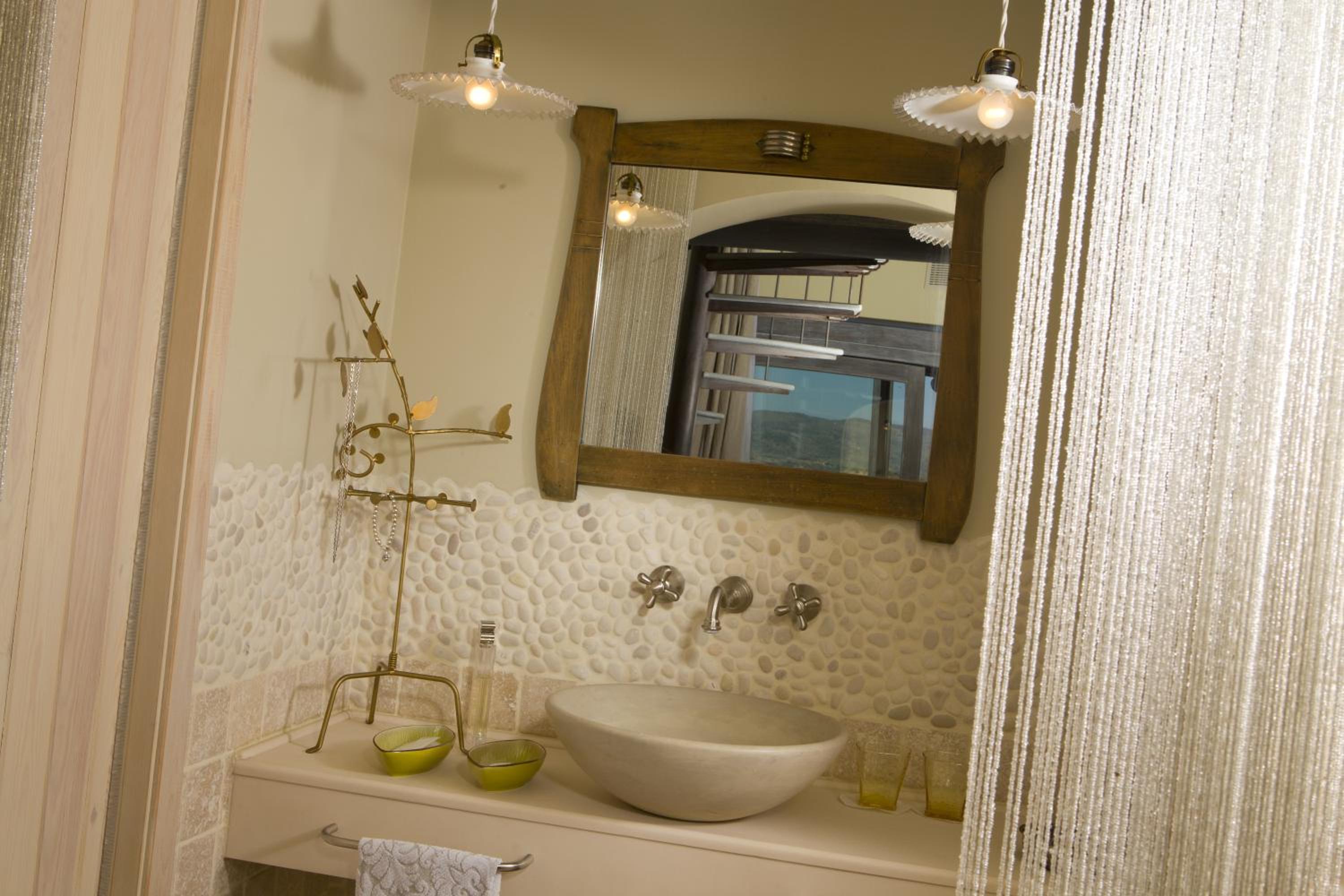 Suite - Photo 2