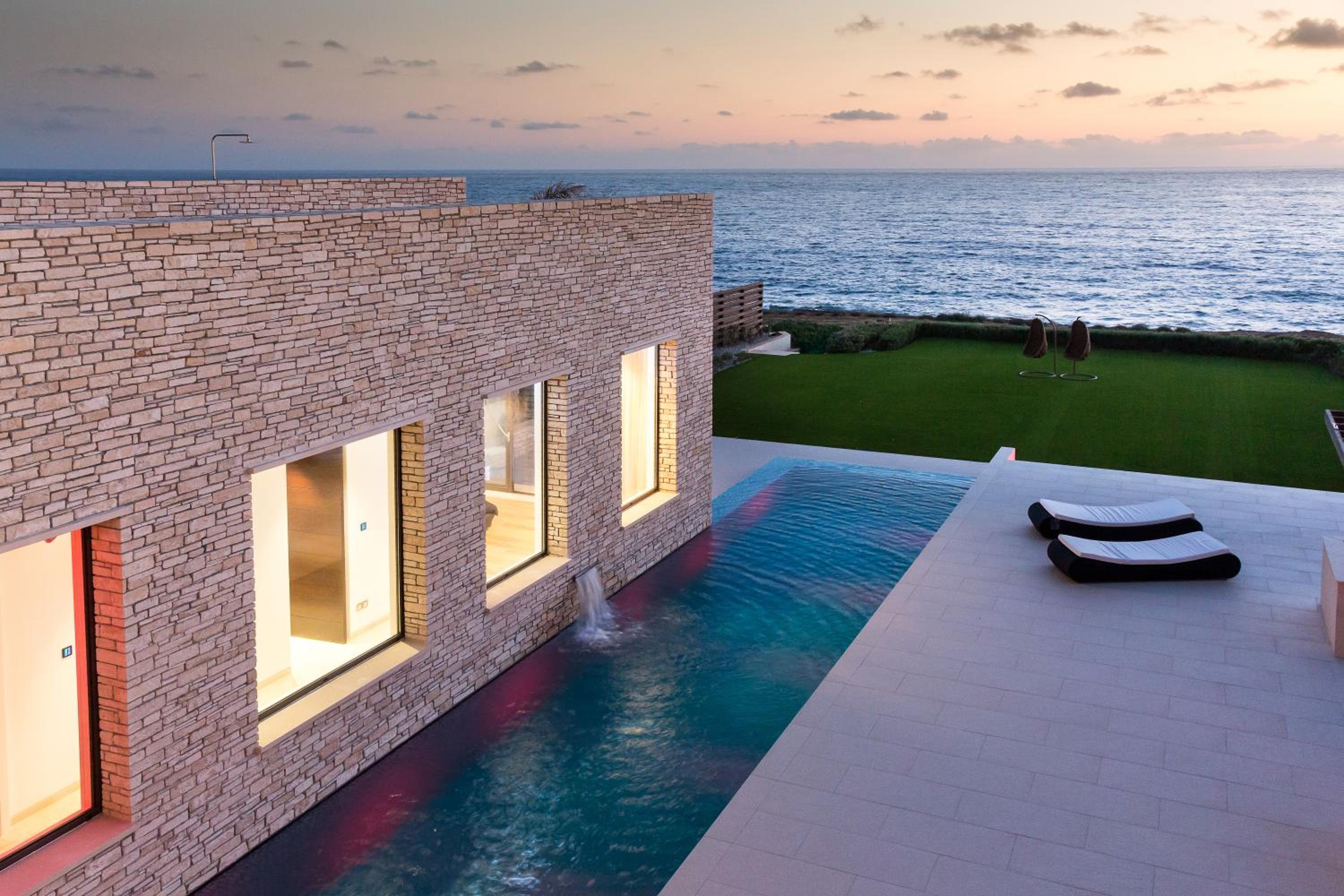 Villa - Beach Front photo 2