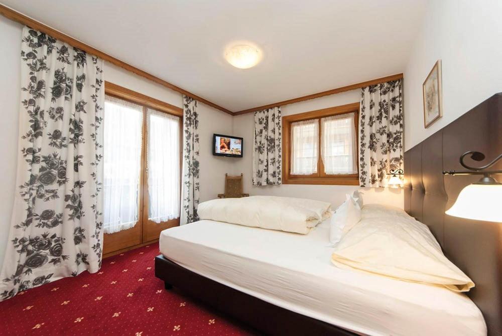 Triple Room with Bathroom photo 2