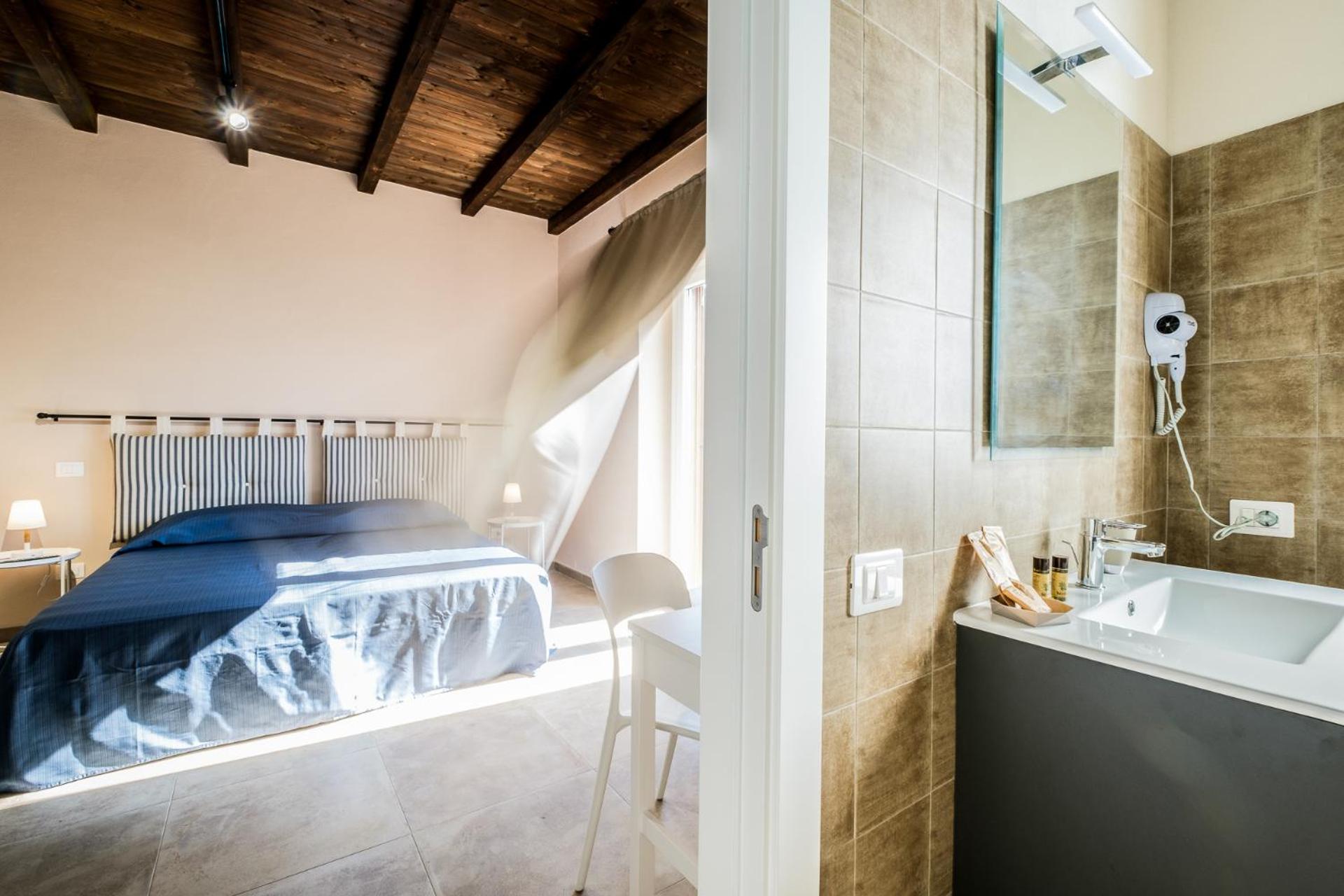 Superior Double Room - Photo 11
