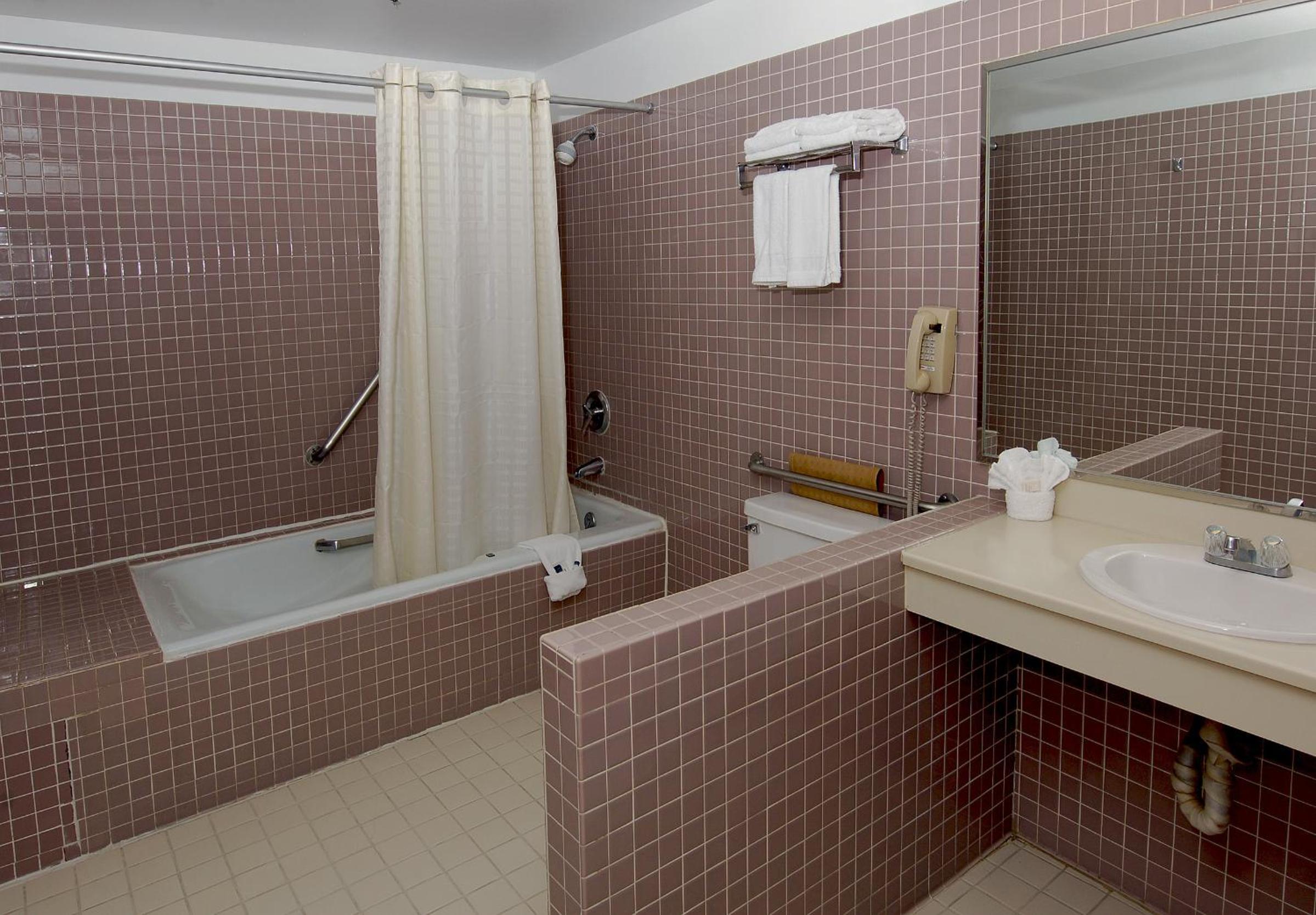 Standard King Room photo 2