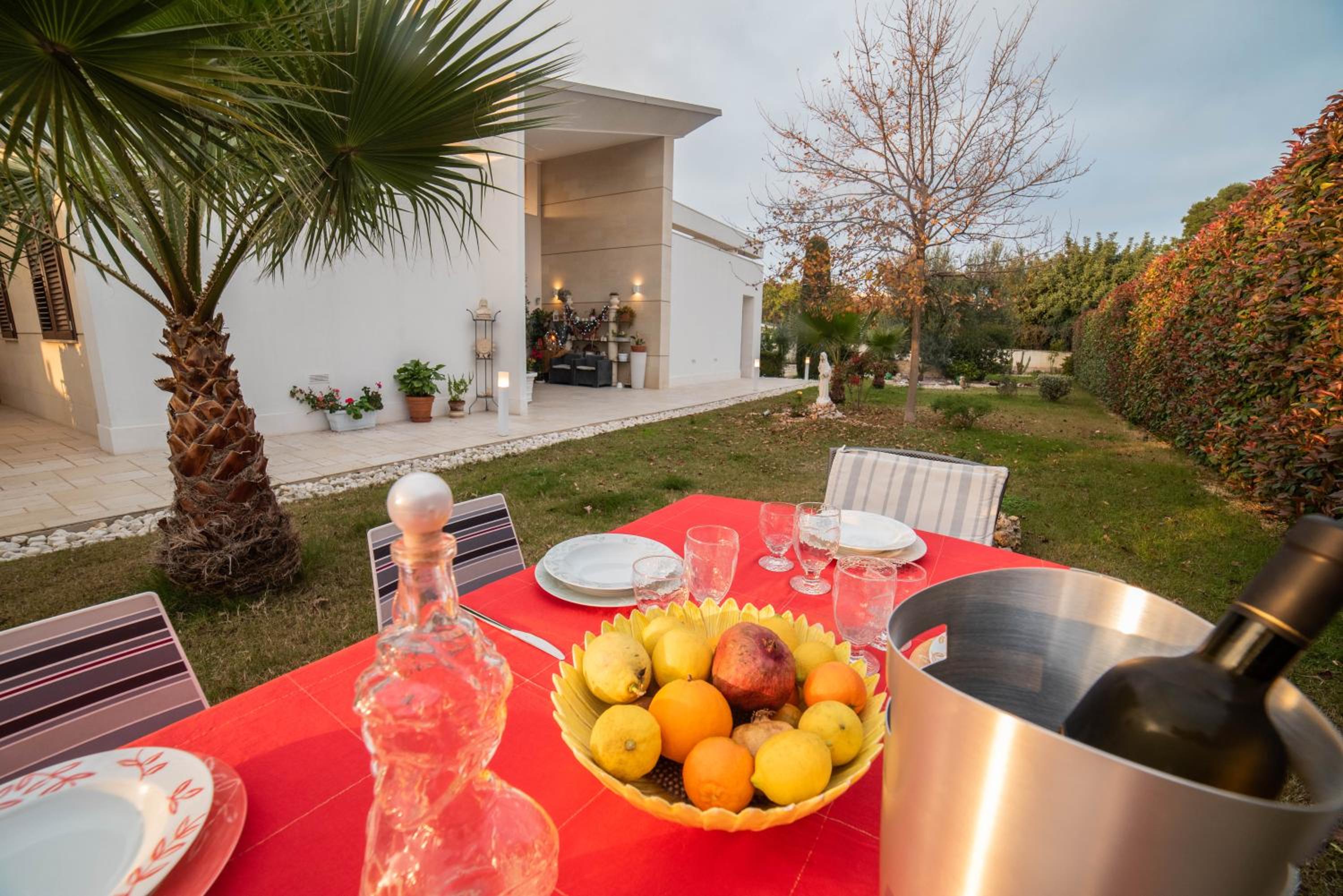 Villa with Garden View - Photo 14