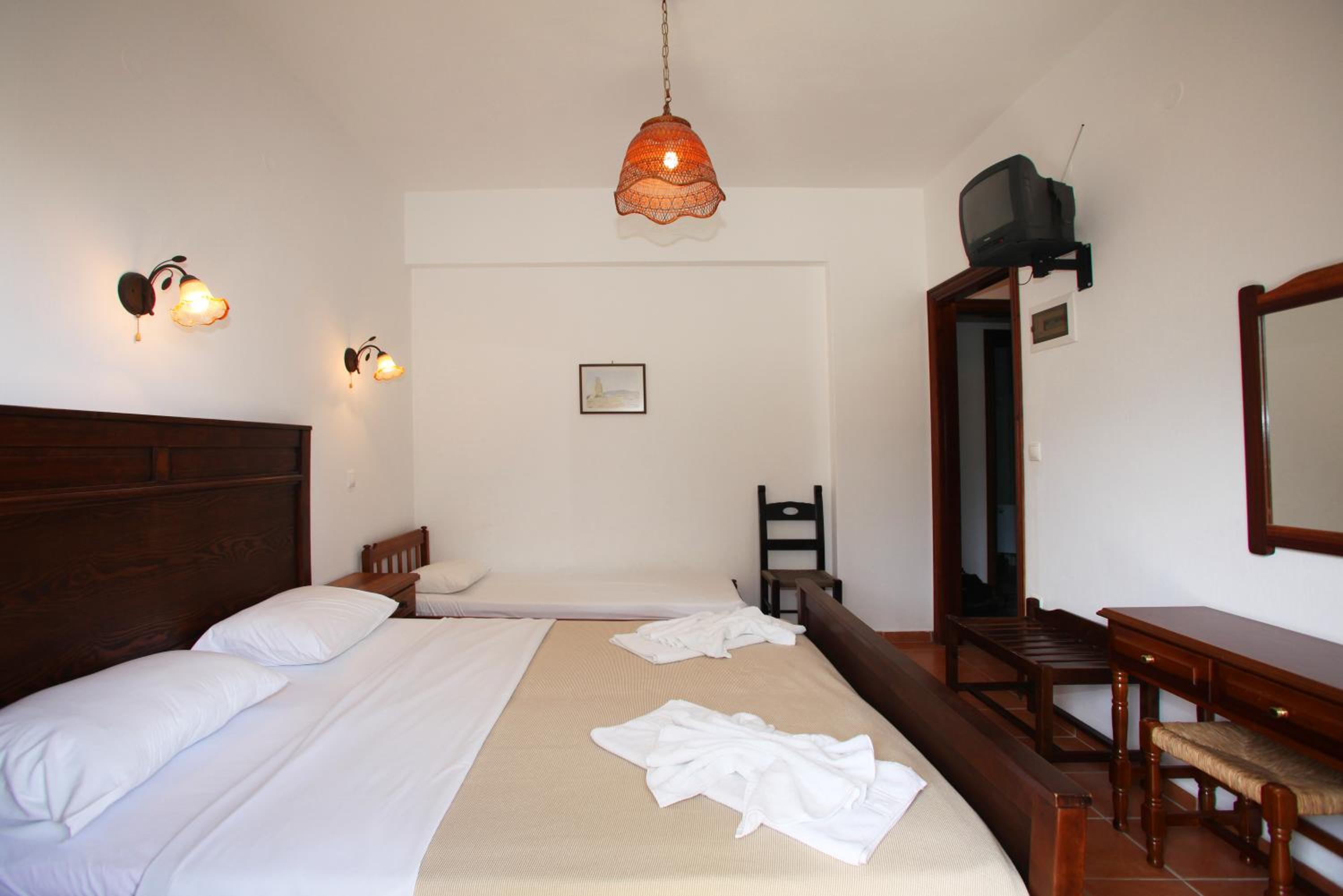 Budget Double Room with Garden View photo 2