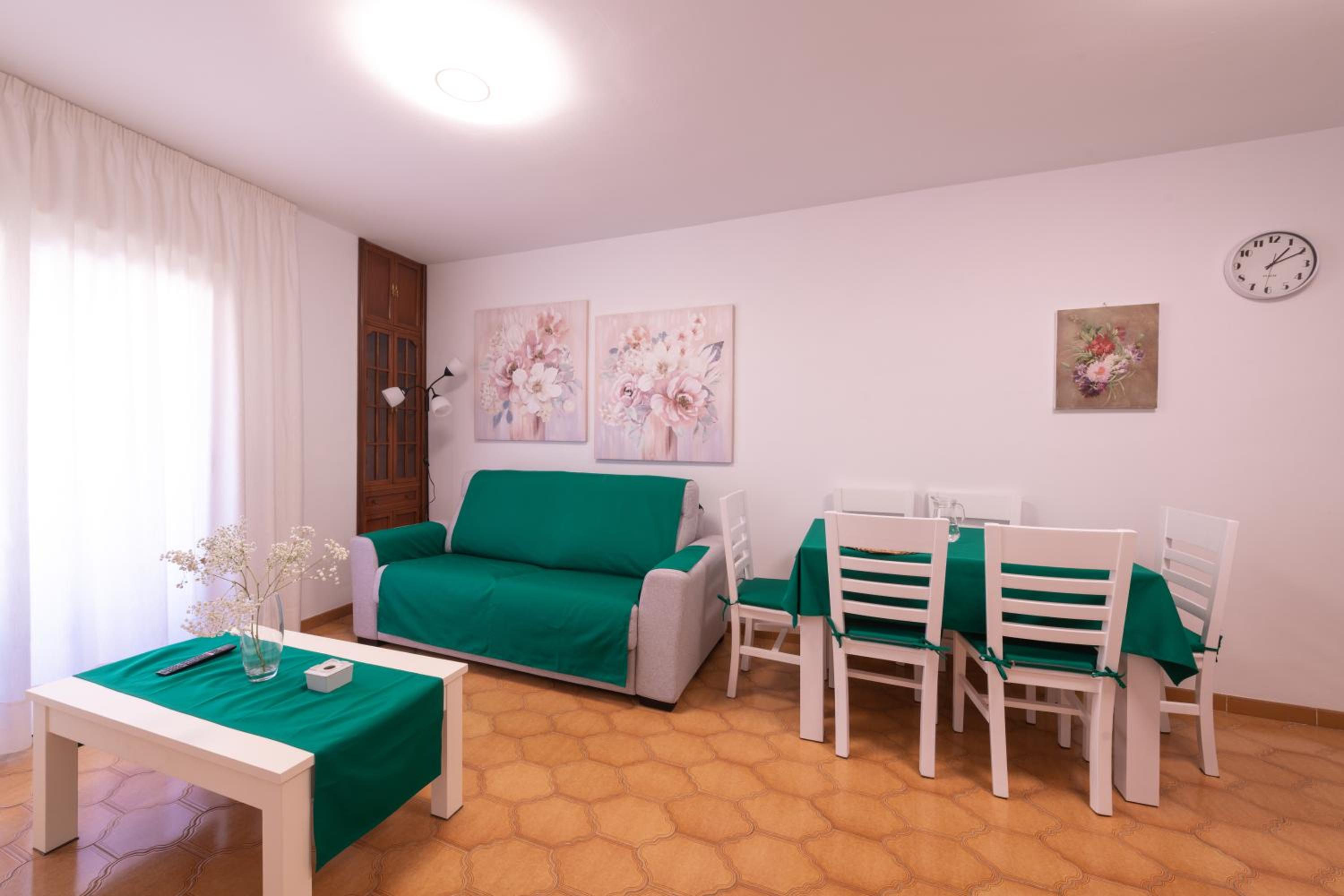 Apartamento con Balcón