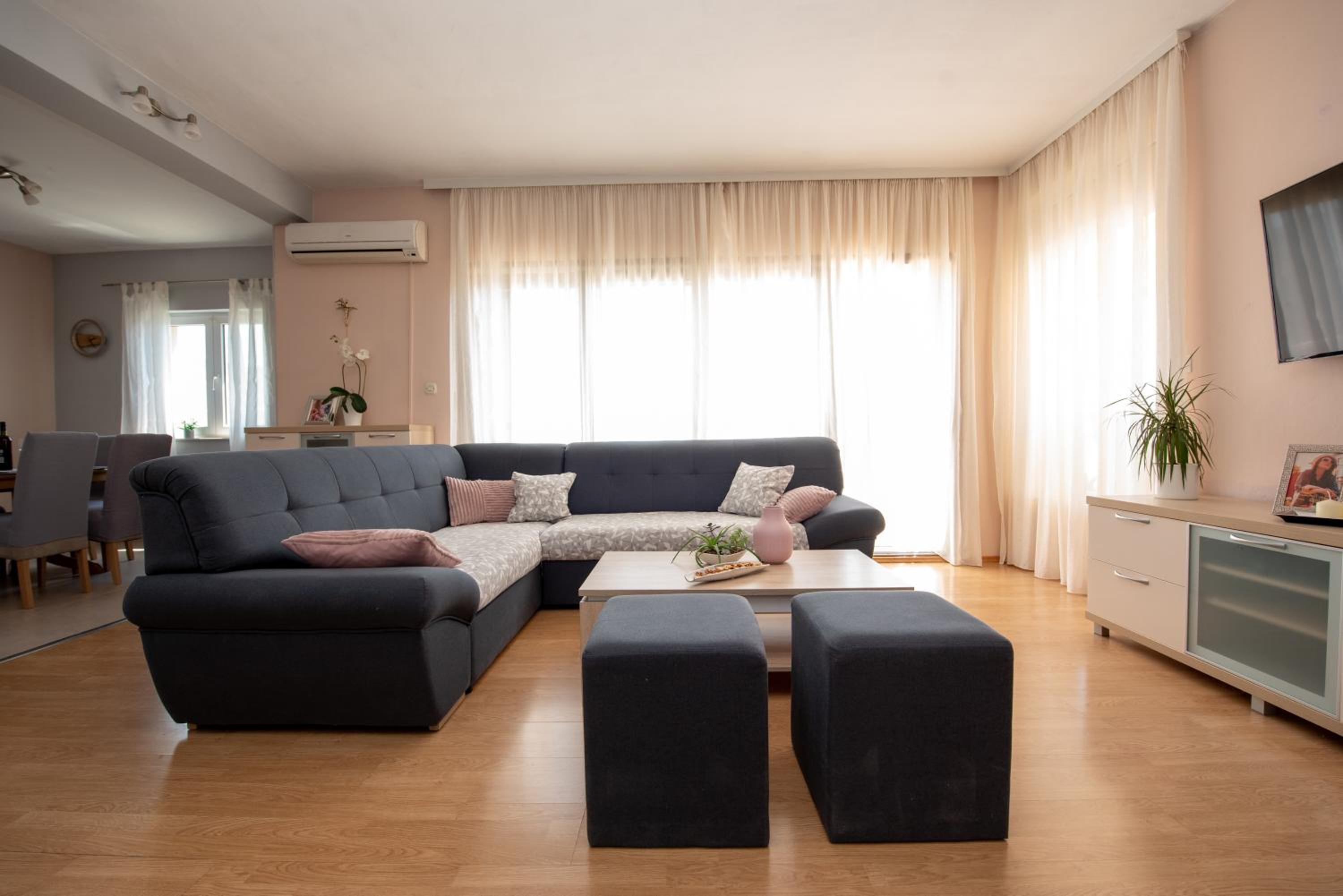 Apartment with Pool View  photo 3