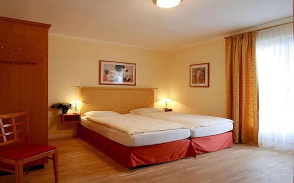 Superior Double Room with Terrace and Lake View