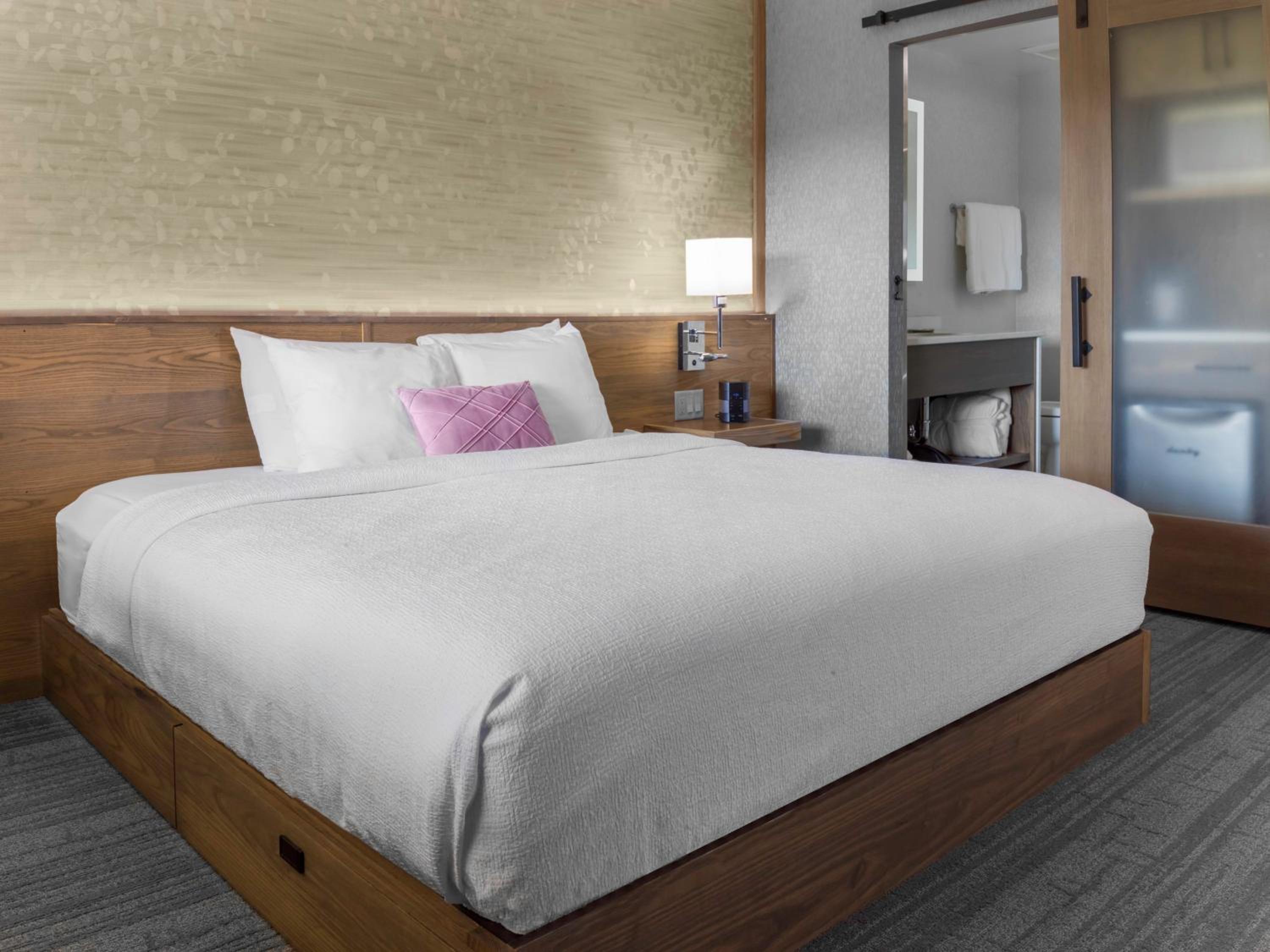 Standard King Room - Photo 3