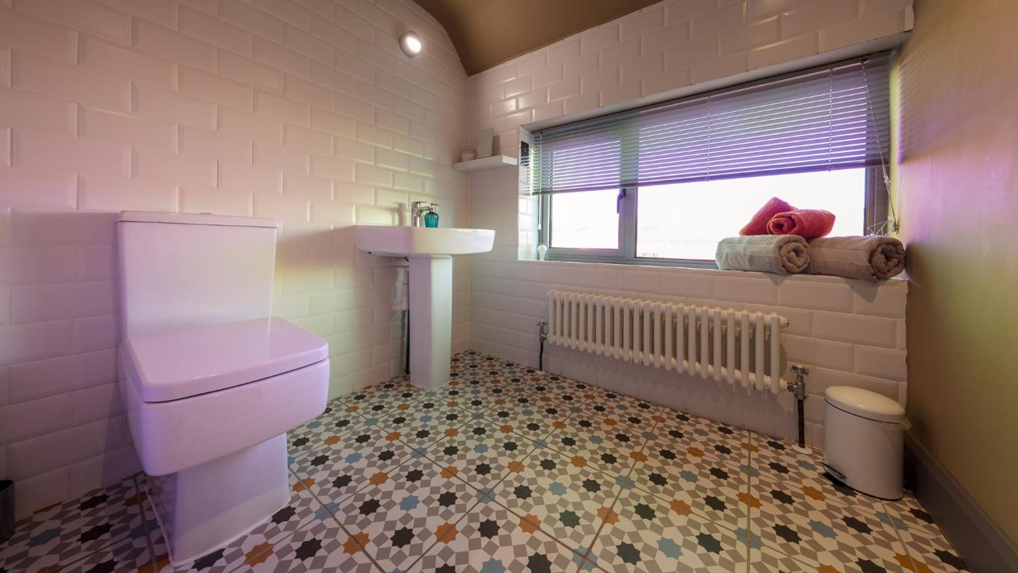 Deluxe Double Room with Shower photo 3