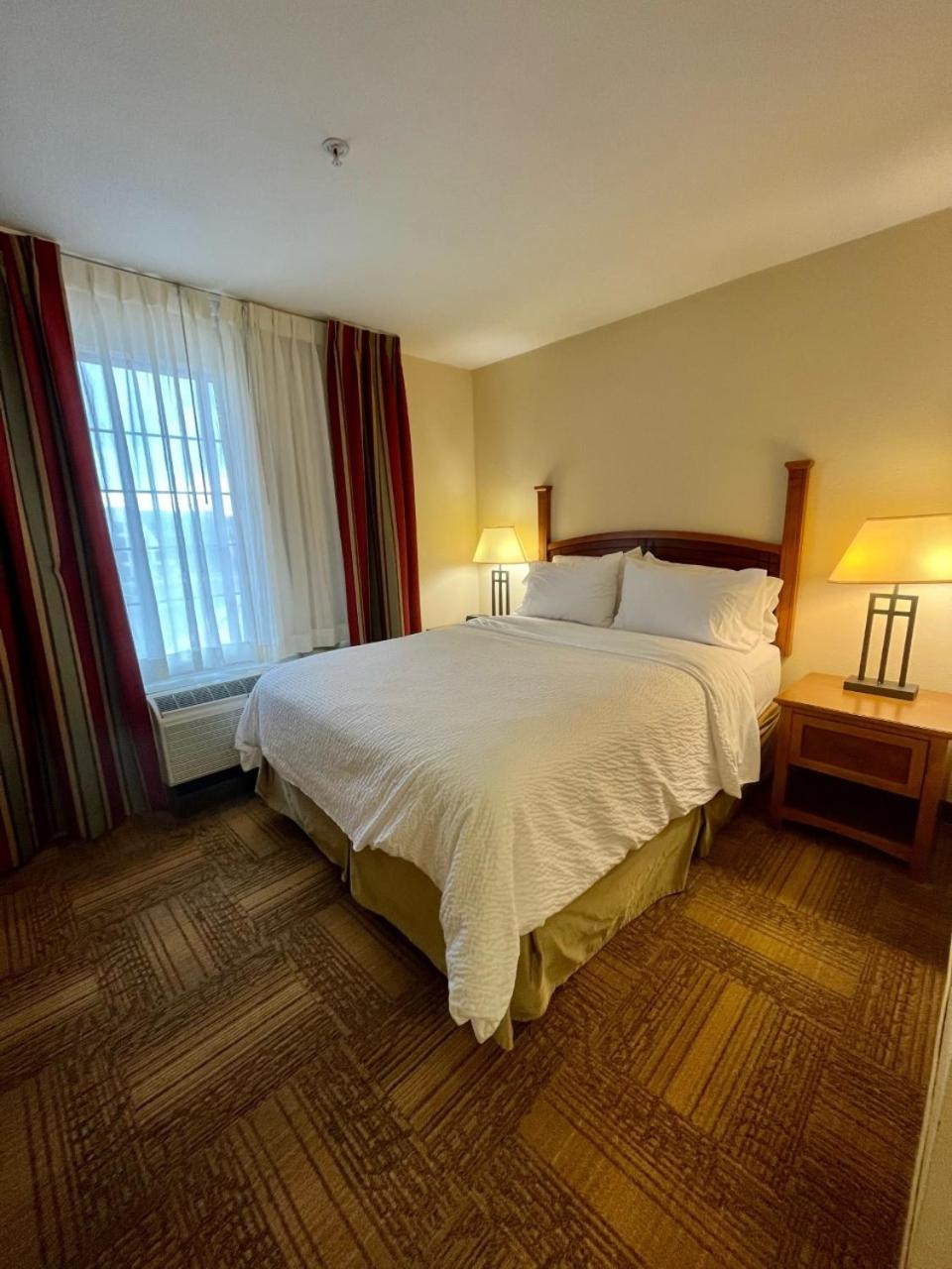 One Bedroom Suite with One Queen Bed