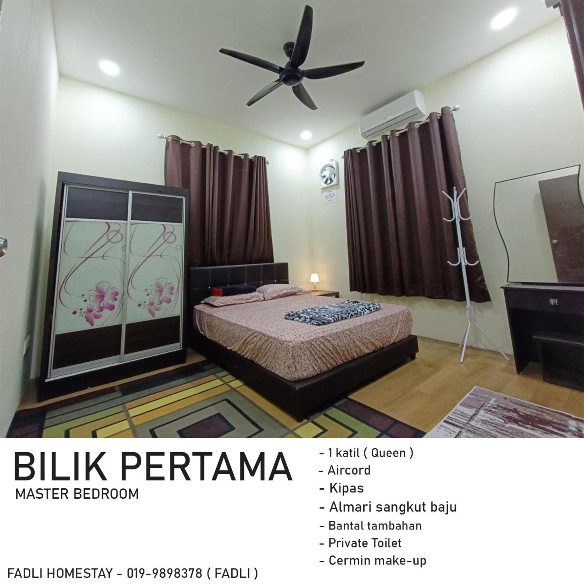 Three-Bedroom House photo 3