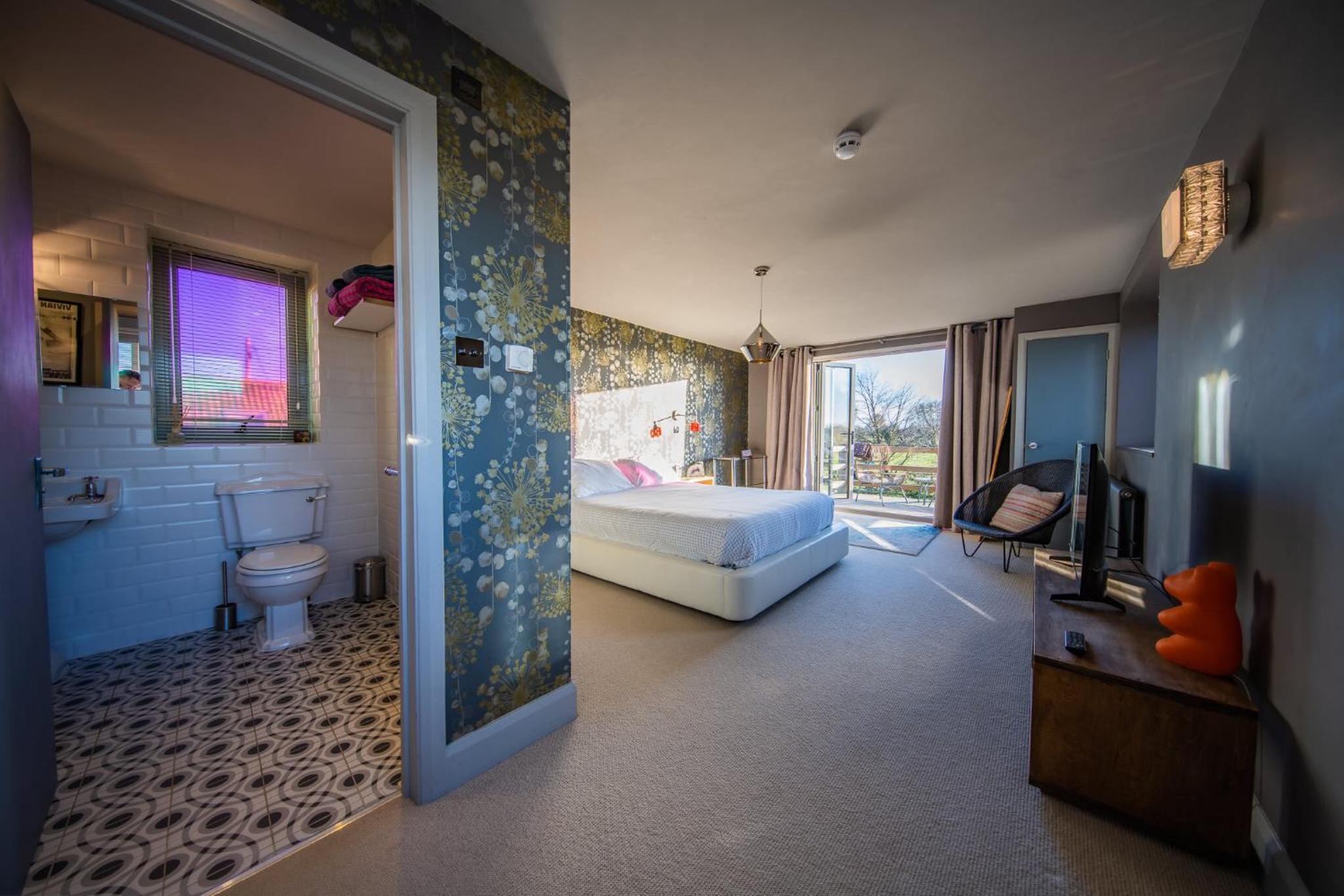 Deluxe Double Room with Shower photo 3