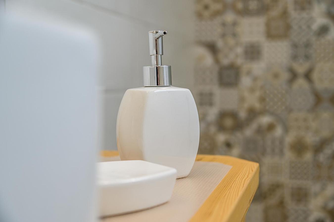 Double or Twin Room with Private Bathroom photo 3