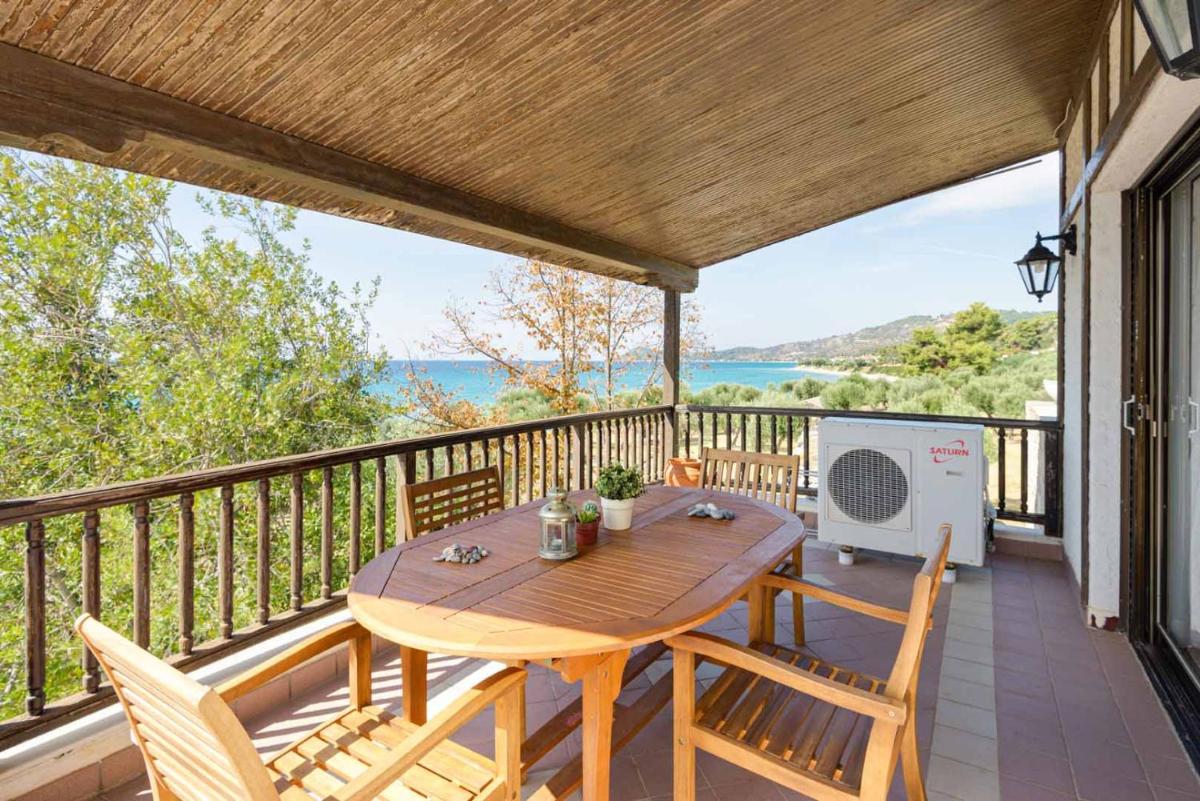 Villa - Beach Front photo 1