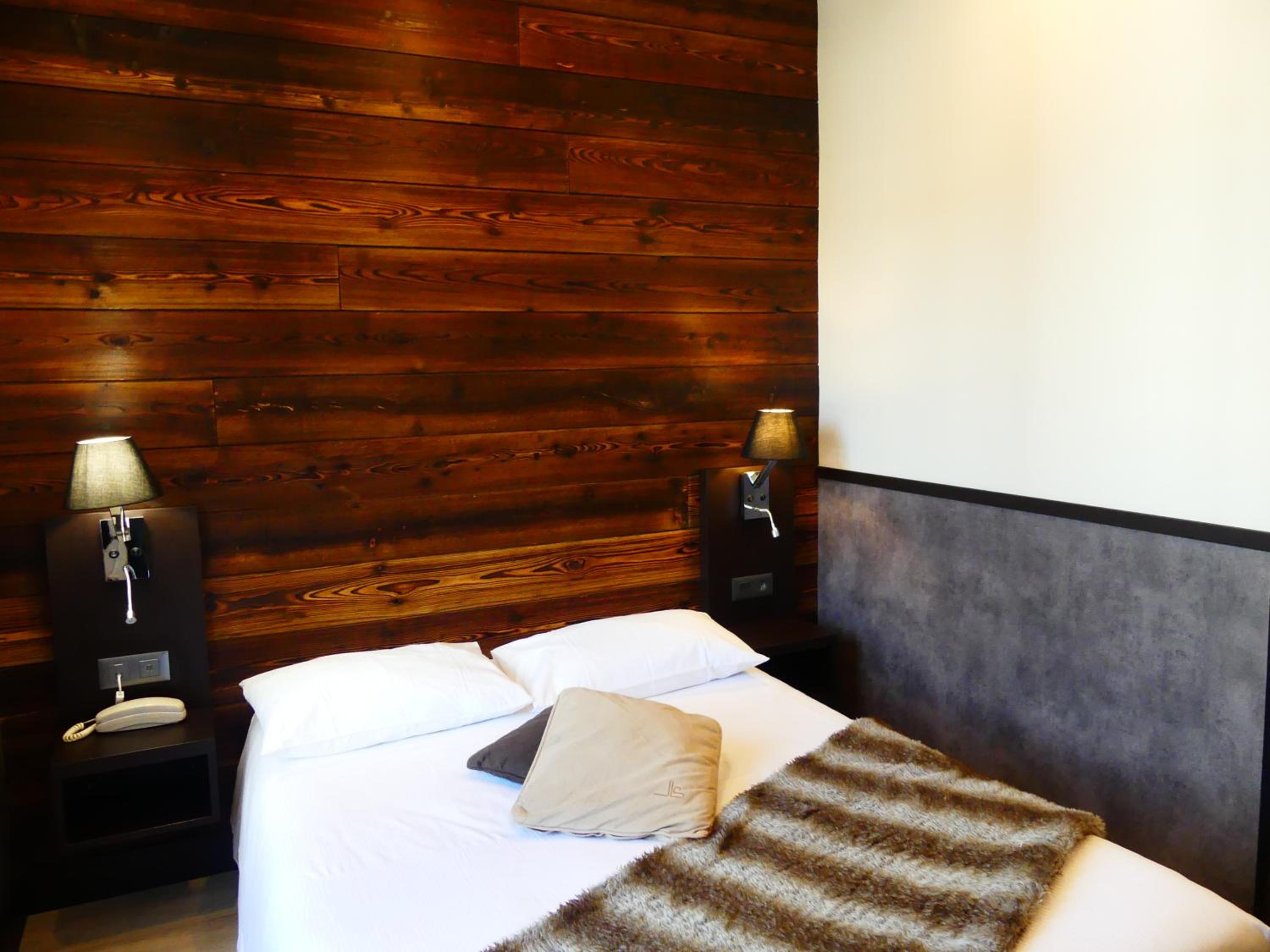 Standard Double Room only accessible by stairs - Photo 4