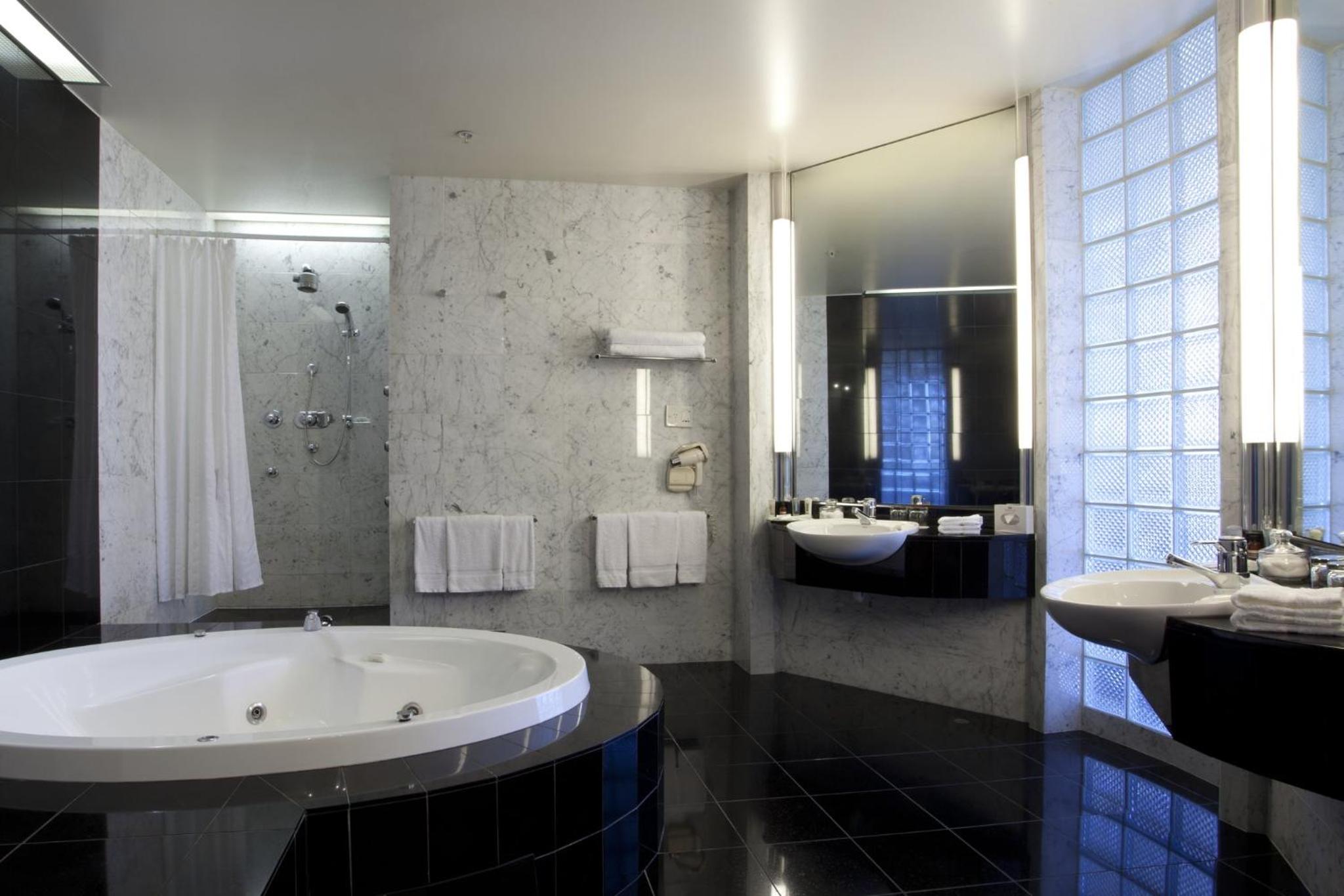 Premium King Room with Balcony and Ocean View - Lounge Access - Photo 3