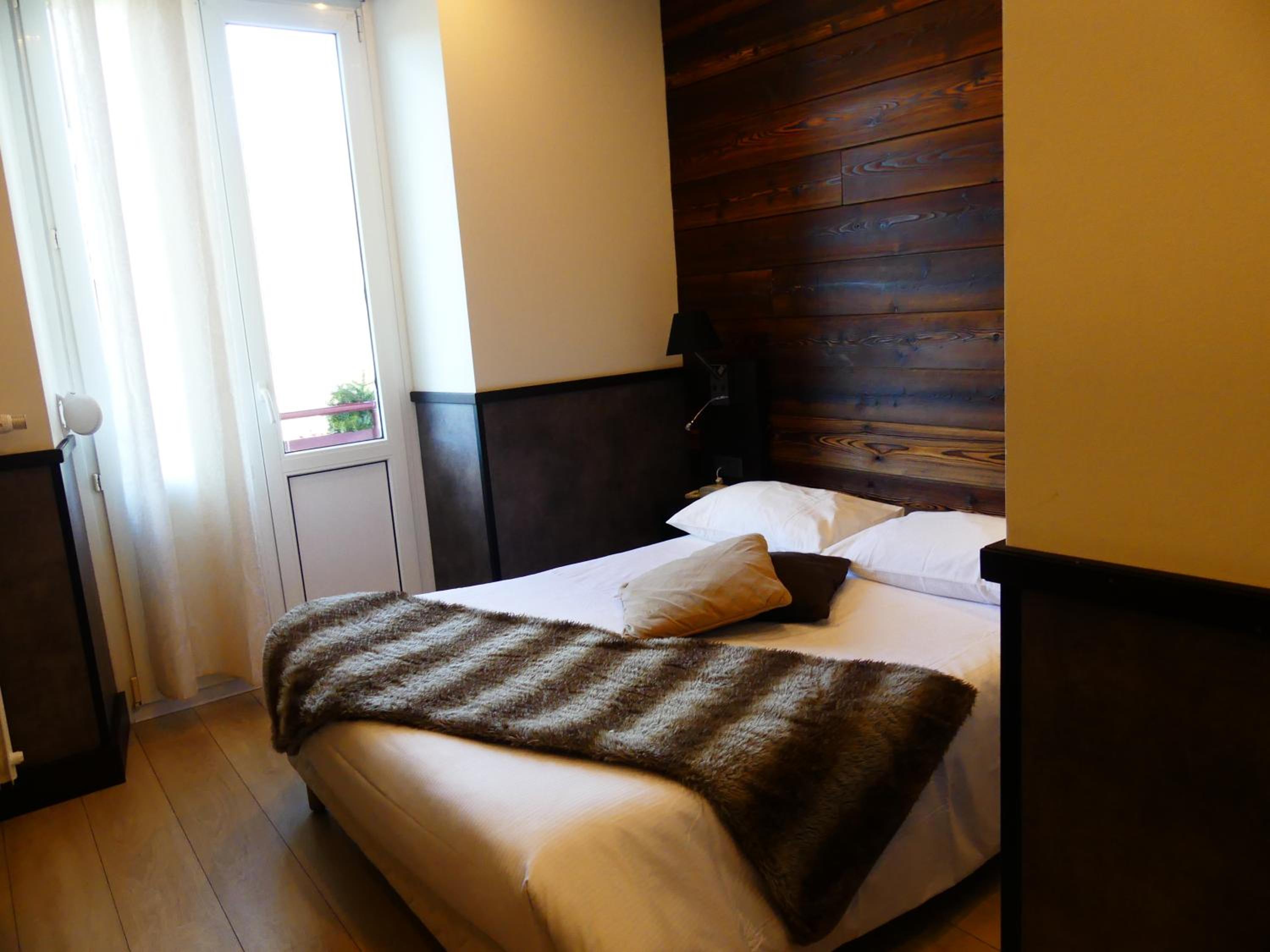 Standard Double Room only accessible by stairs - Photo 2