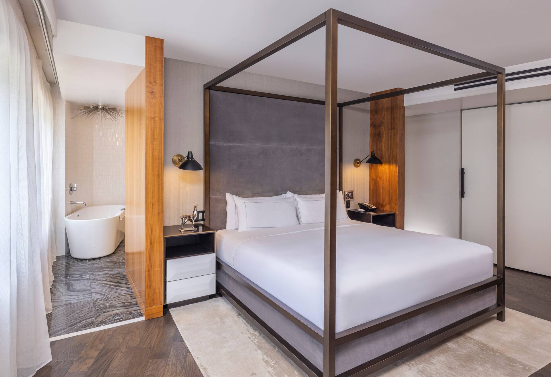1 King Bed 1 Bedroom Presidential Suite