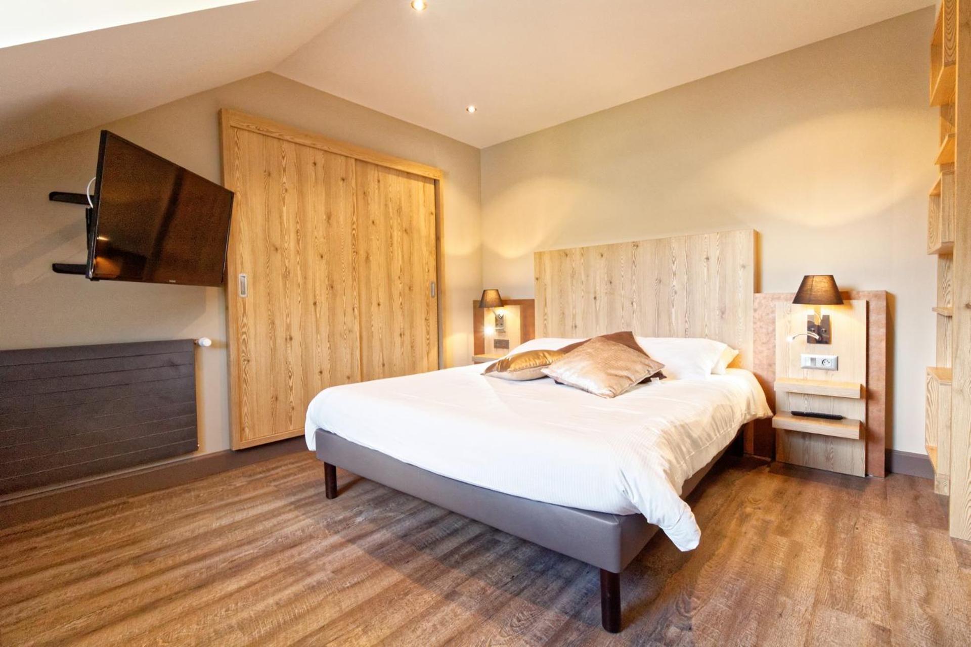 Comfort Double Room only accessible by stairs - Photo 6