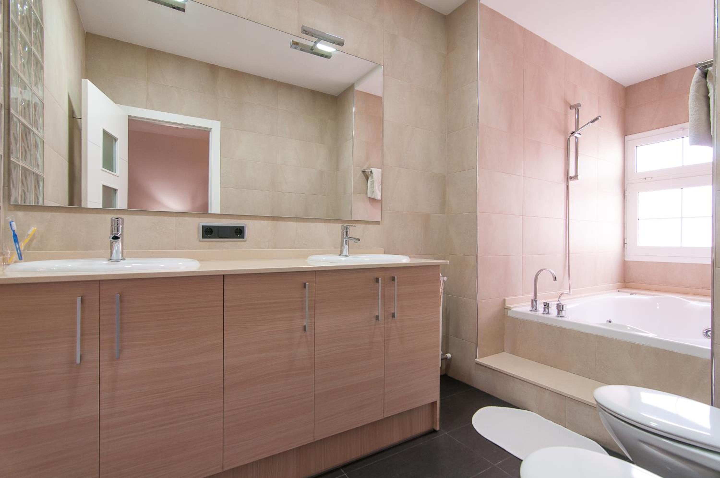 One-Bedroom Apartment with Spa Bath photo 3