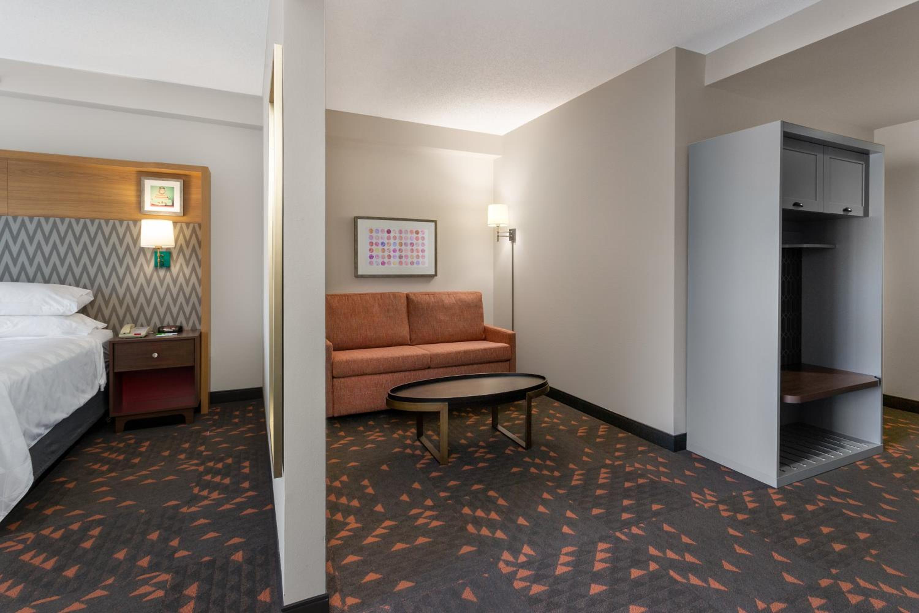 One-Bedroom Suite with Sofa Bed photo 1