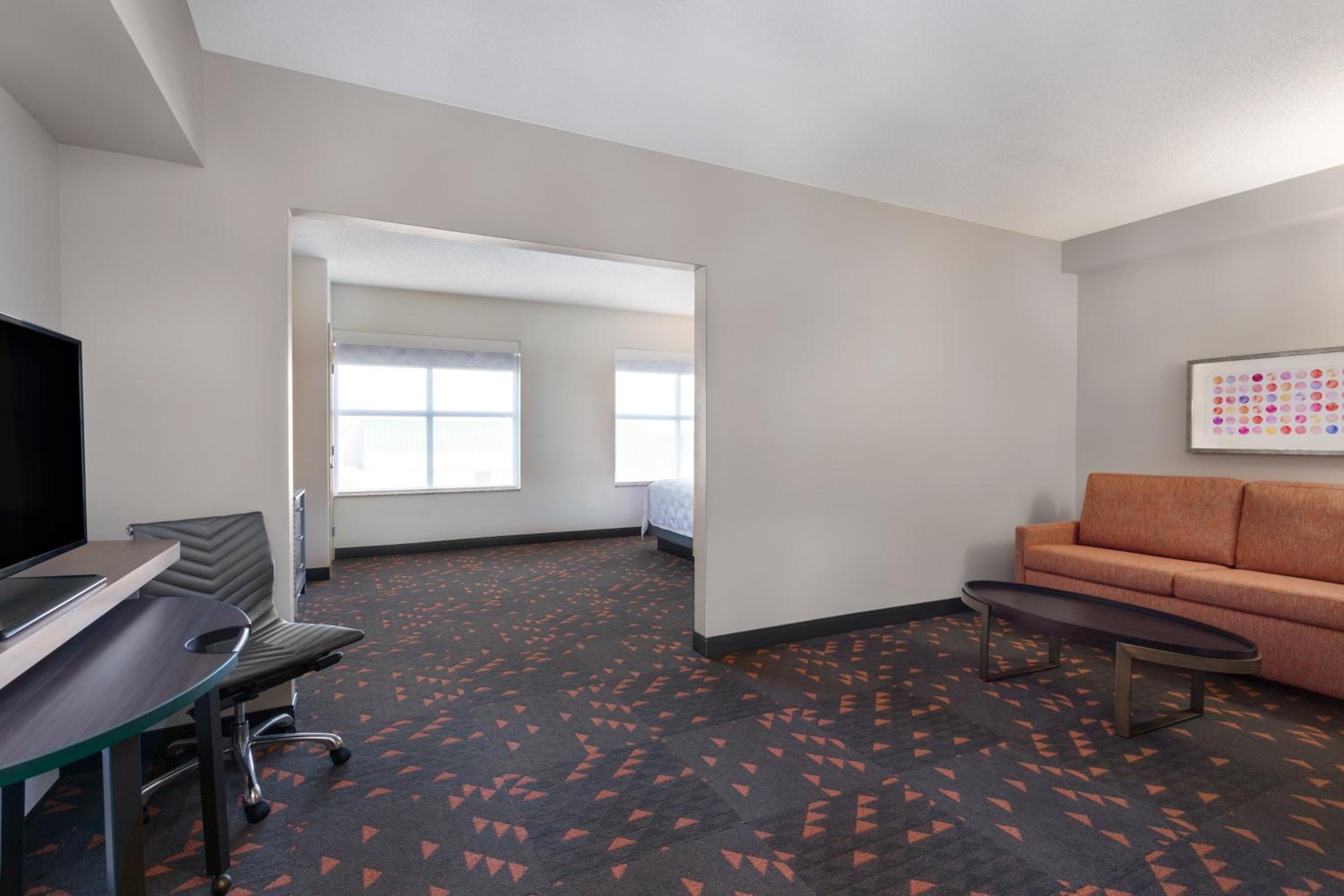 One-Bedroom Suite with Sofa Bed photo 2