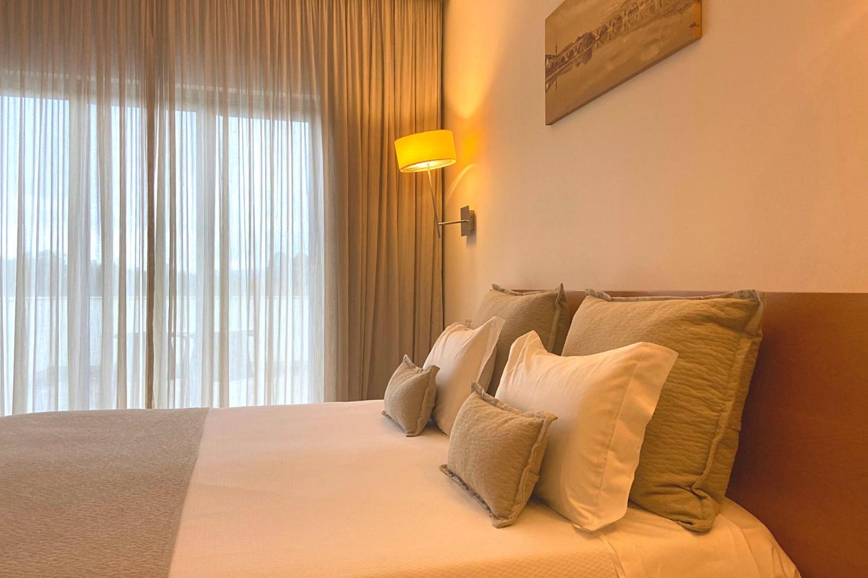 Double Room with Parking View - Photo 3