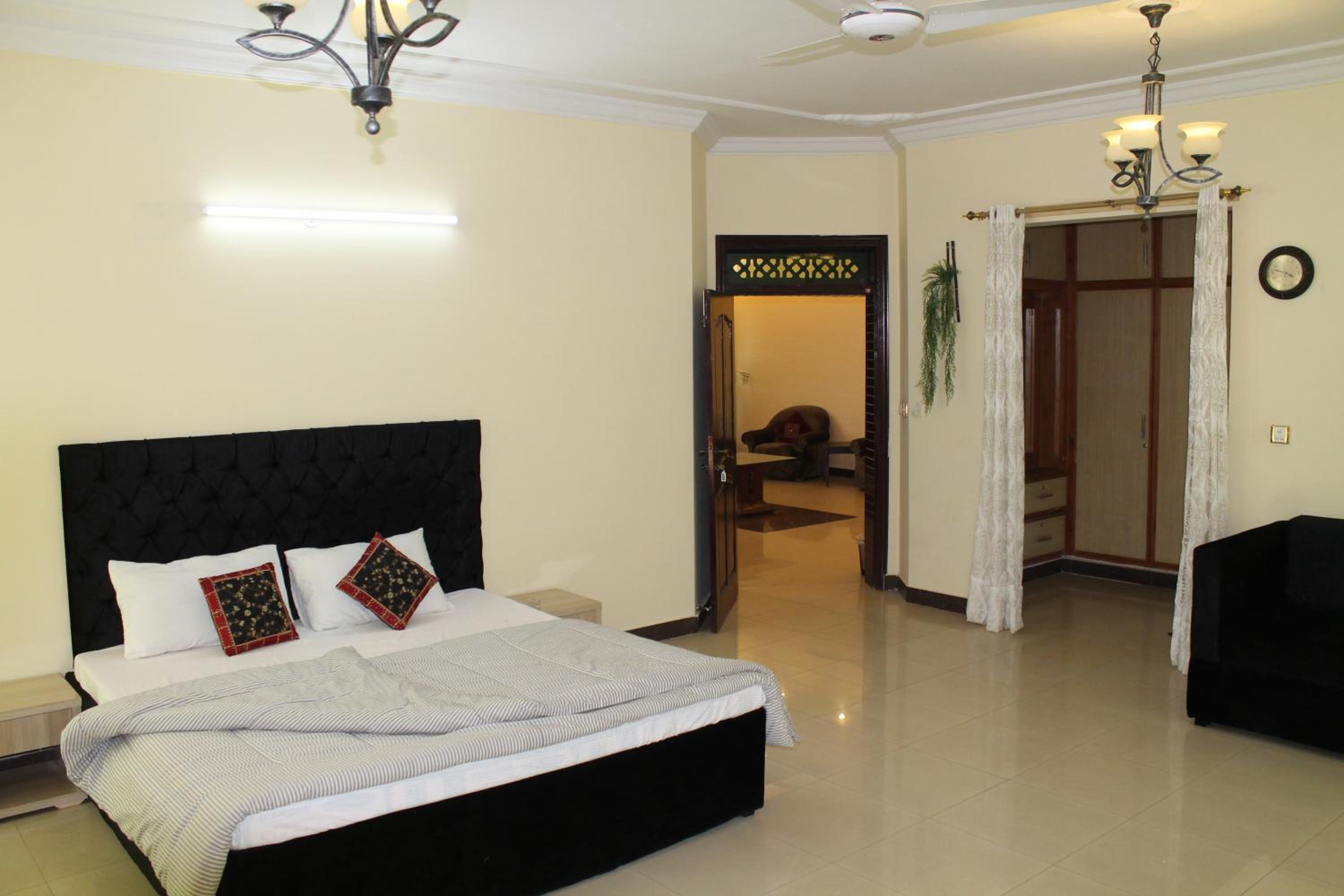 Superior Double or Twin Room - Photo 10