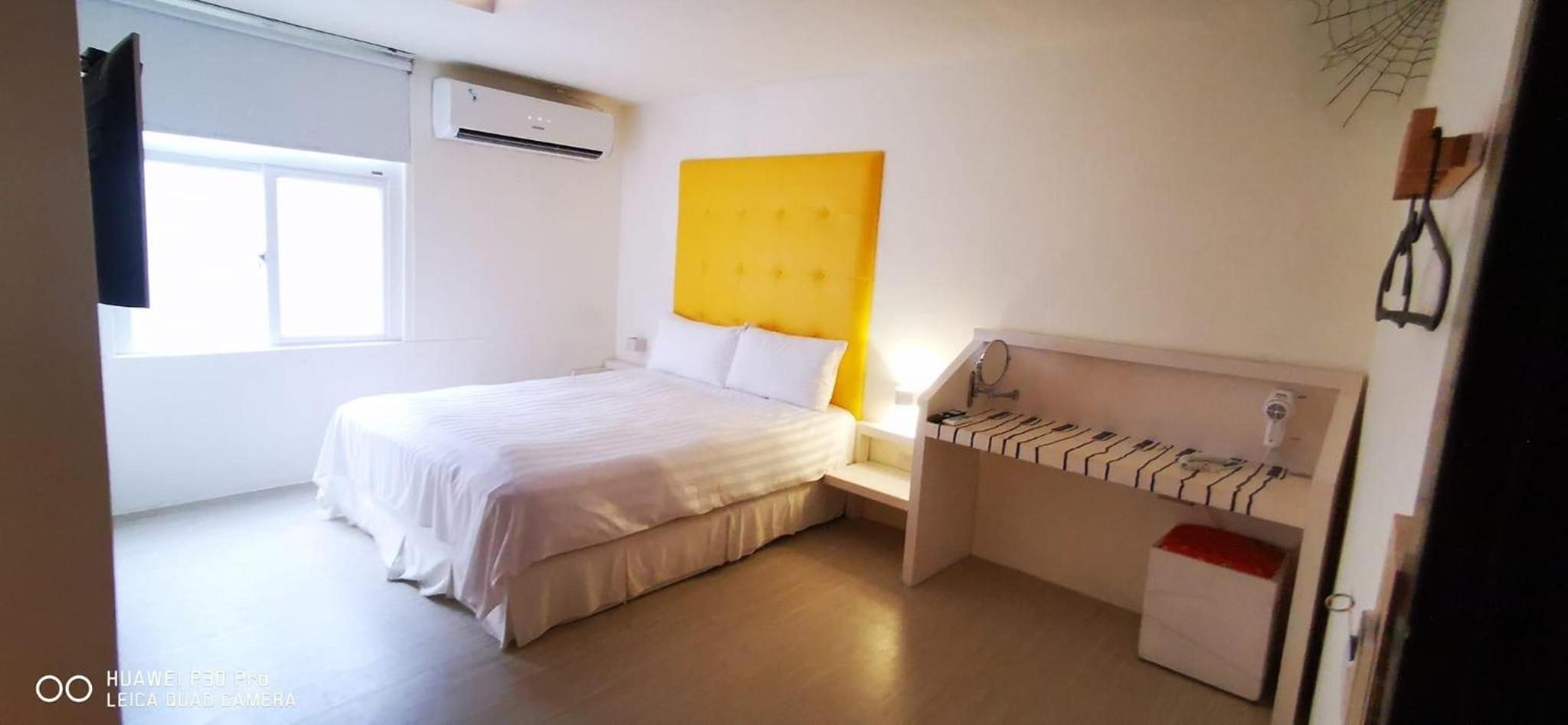 Double Room with Private Bathroom - Photo 2