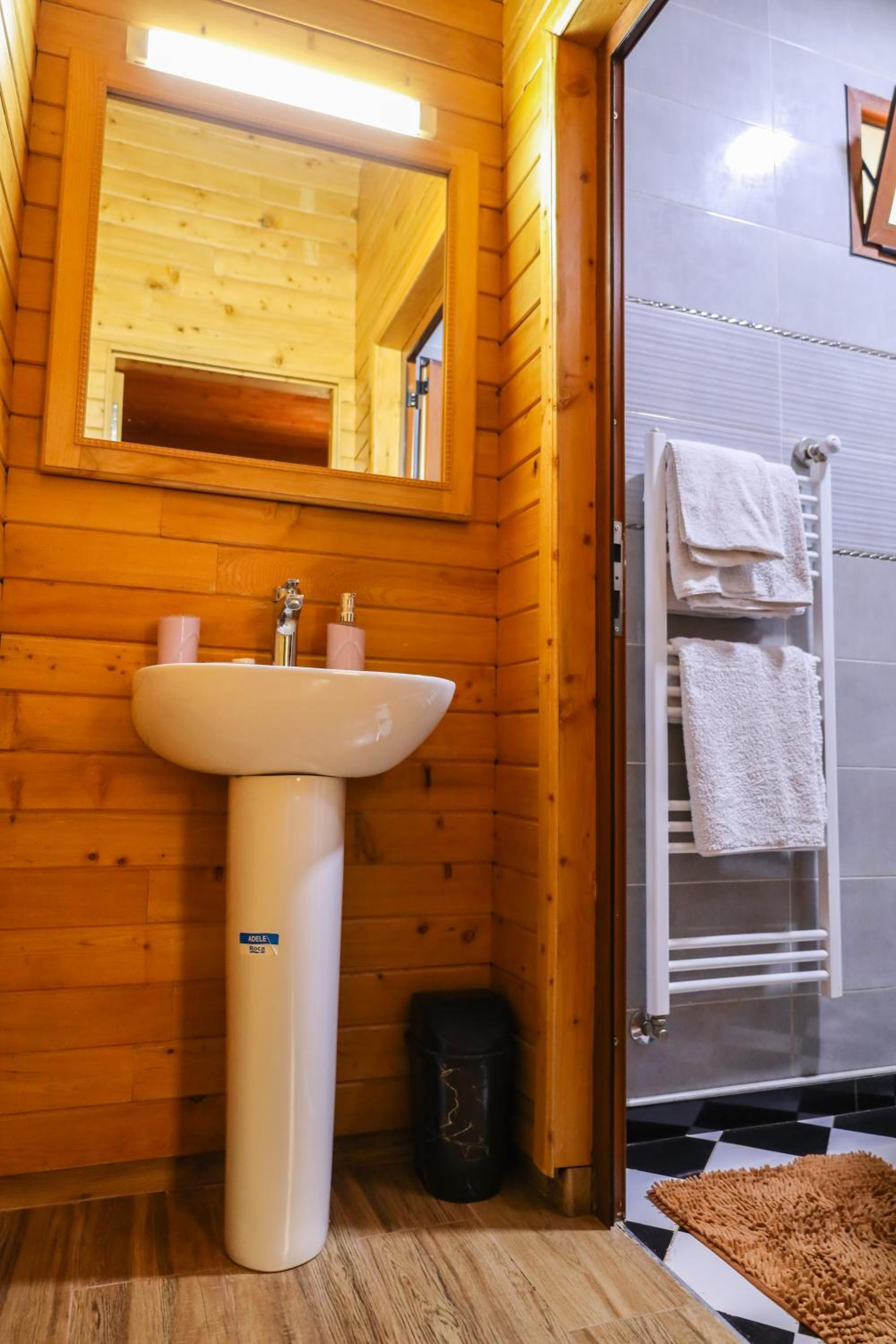 Double Room with Mountain View - Photo 1