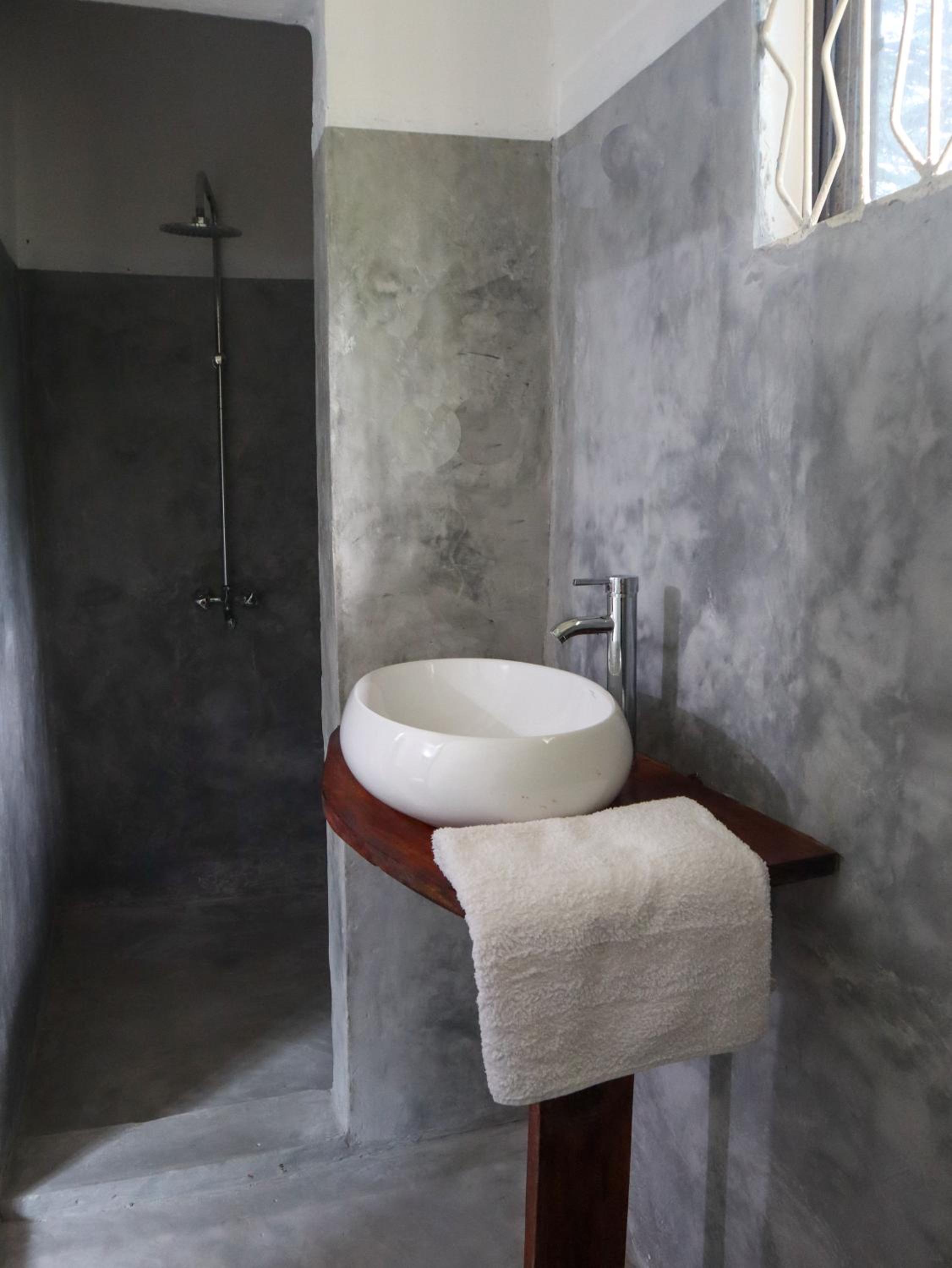 Double Room with Private Bathroom - Photo 8