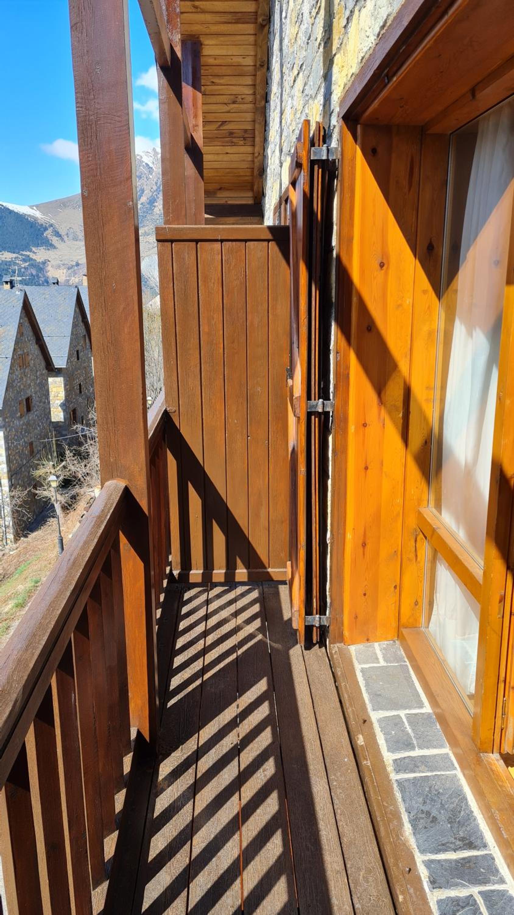 Apartment with Mountain View photo 3