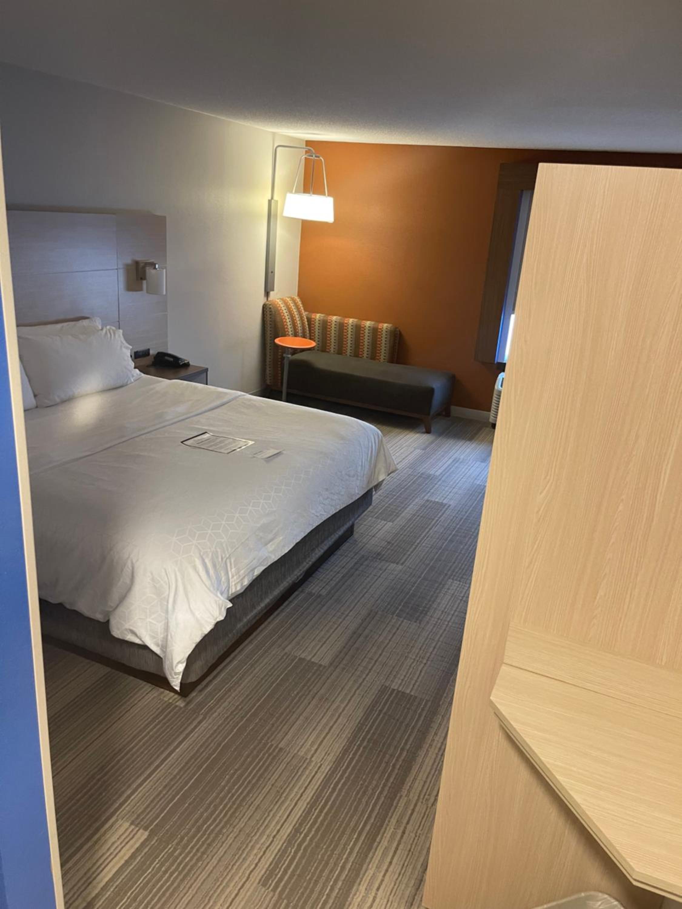 Standard King Room - Photo 1