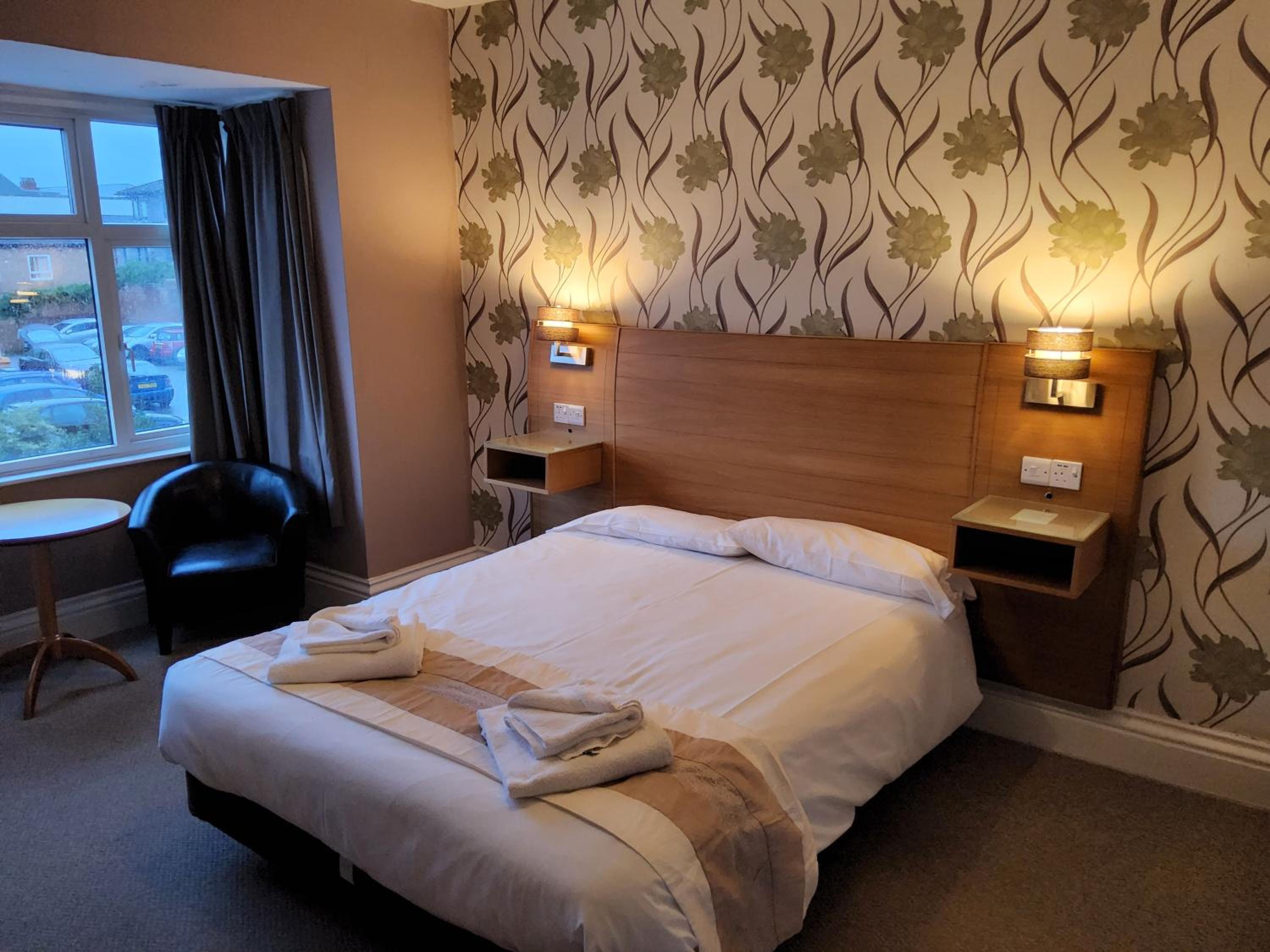 Deluxe Double Room - Photo 12