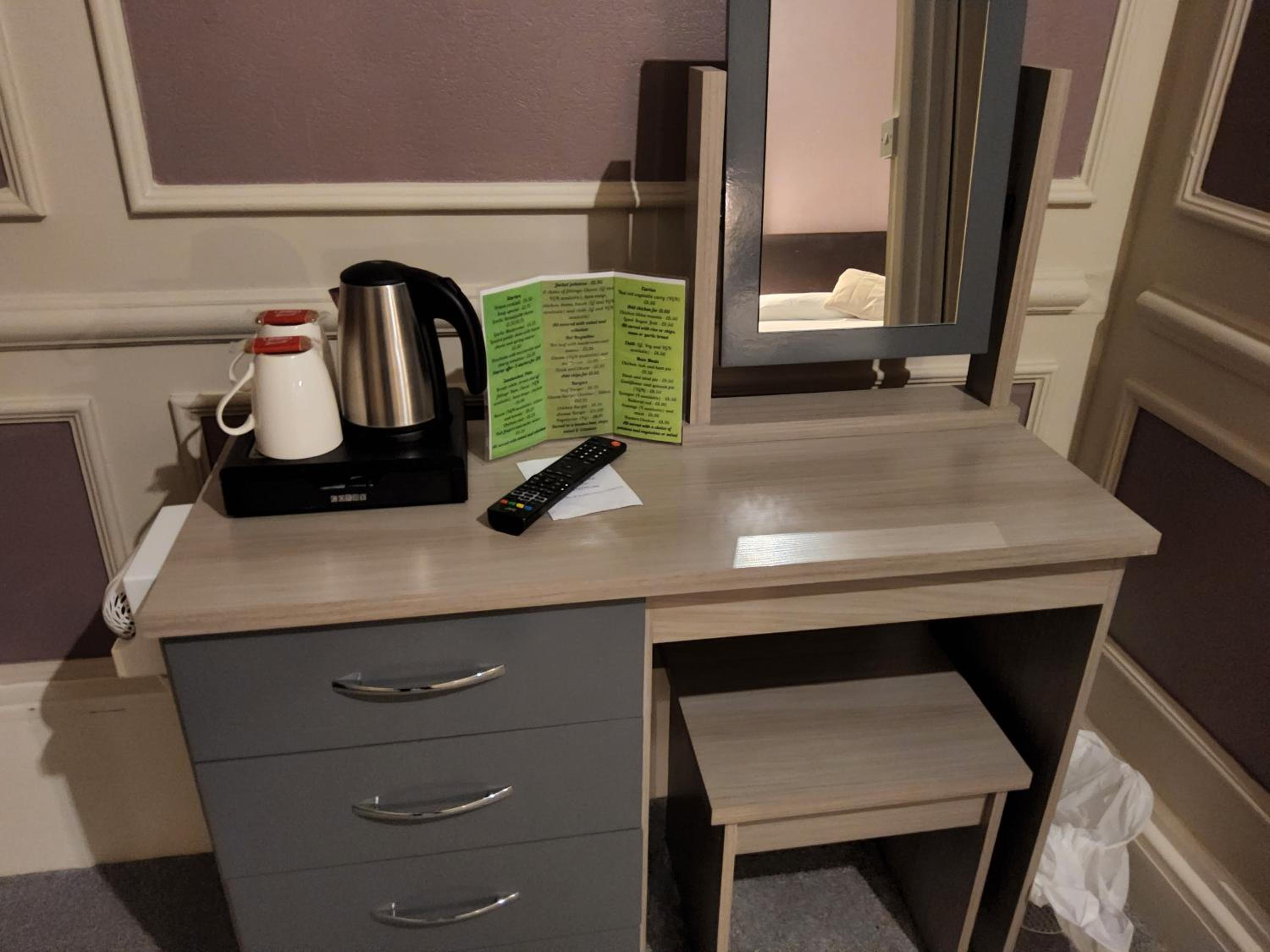 Standard Double Room - Photo 7