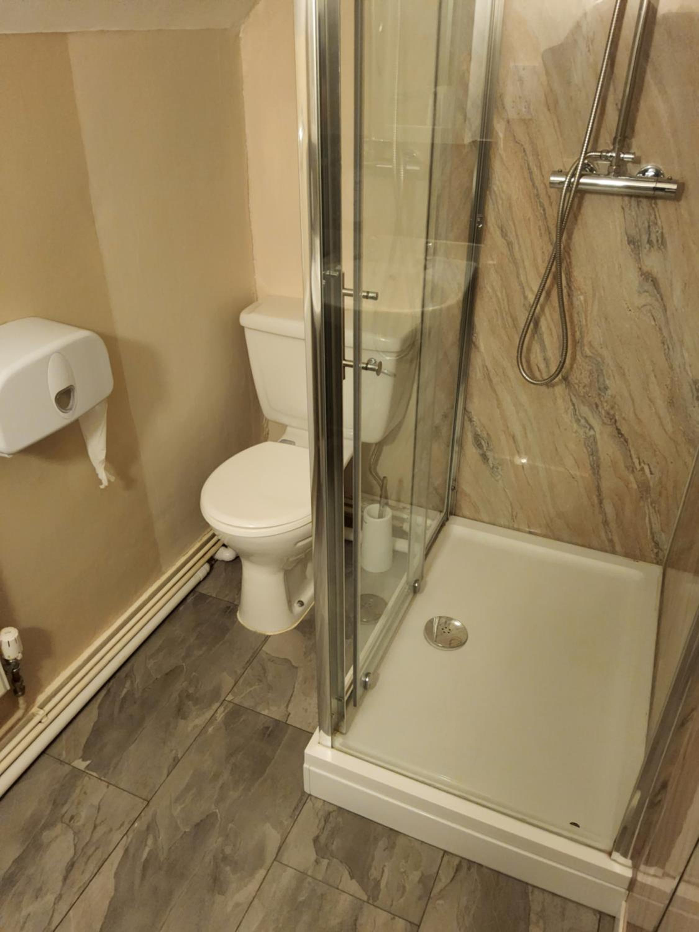 Standard Double Room - Photo 4