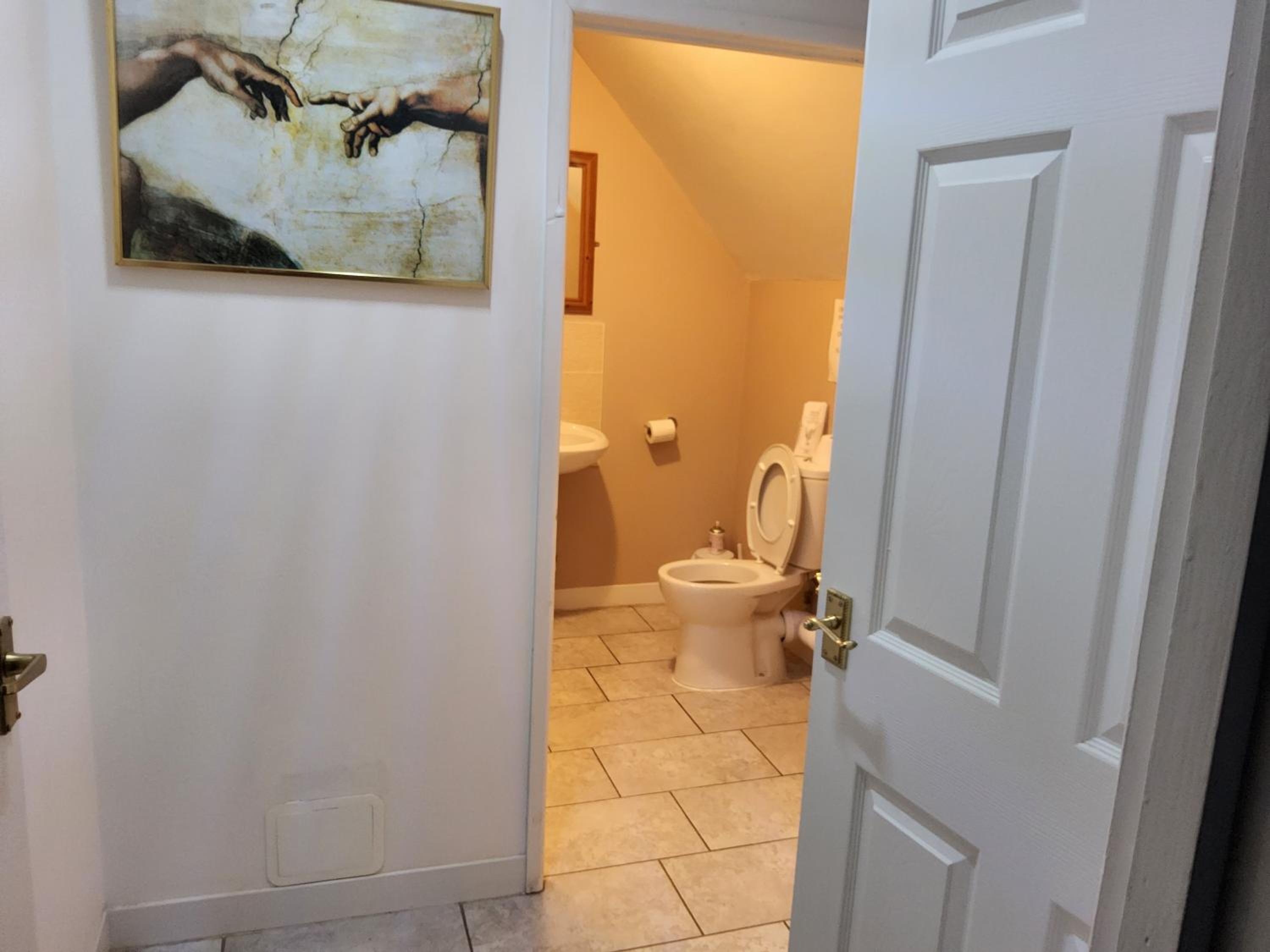 Single Room with Shared Bathroom photo 2