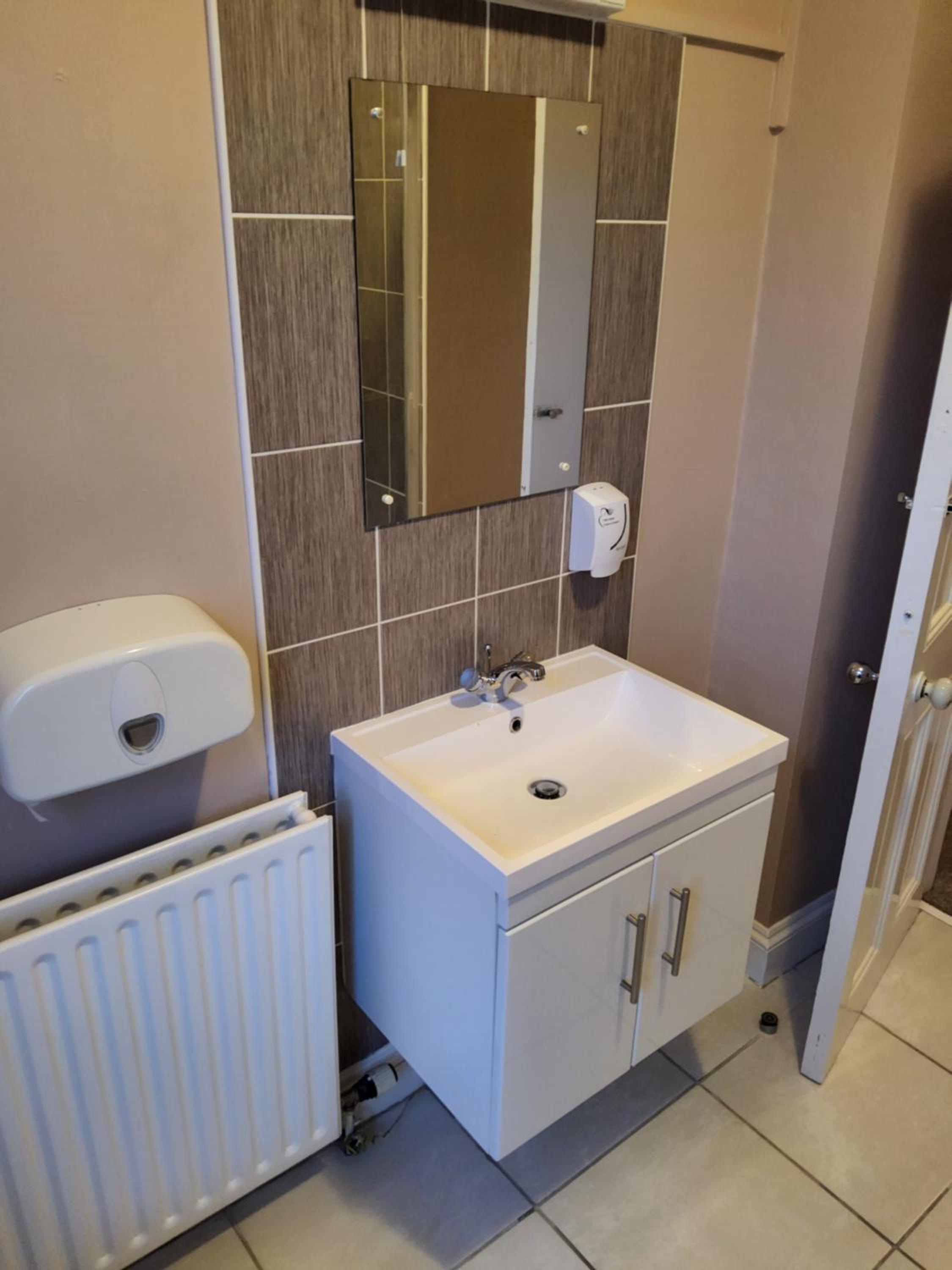 Deluxe Double Room - Photo 8