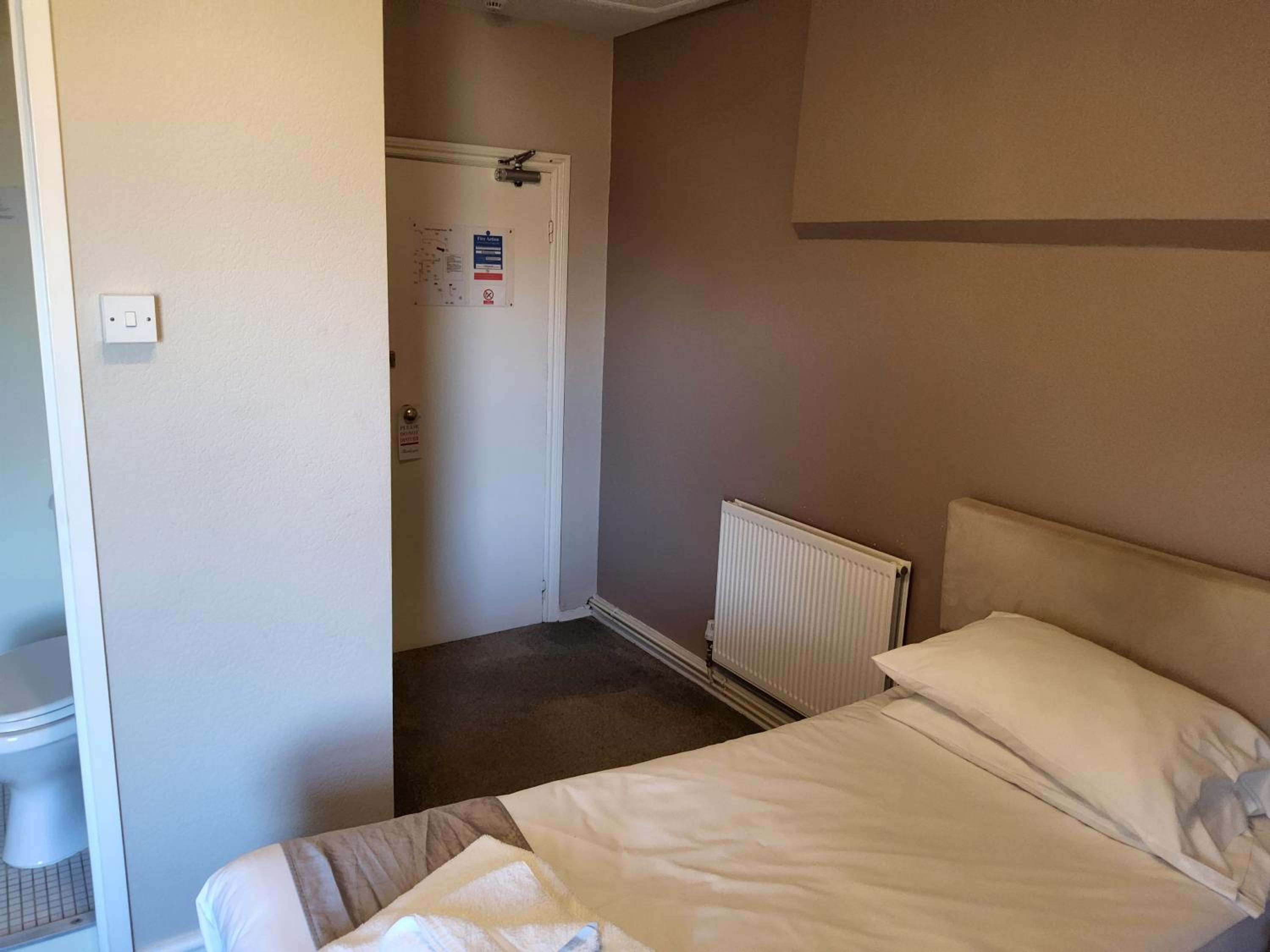 Budget Double Room photo 3