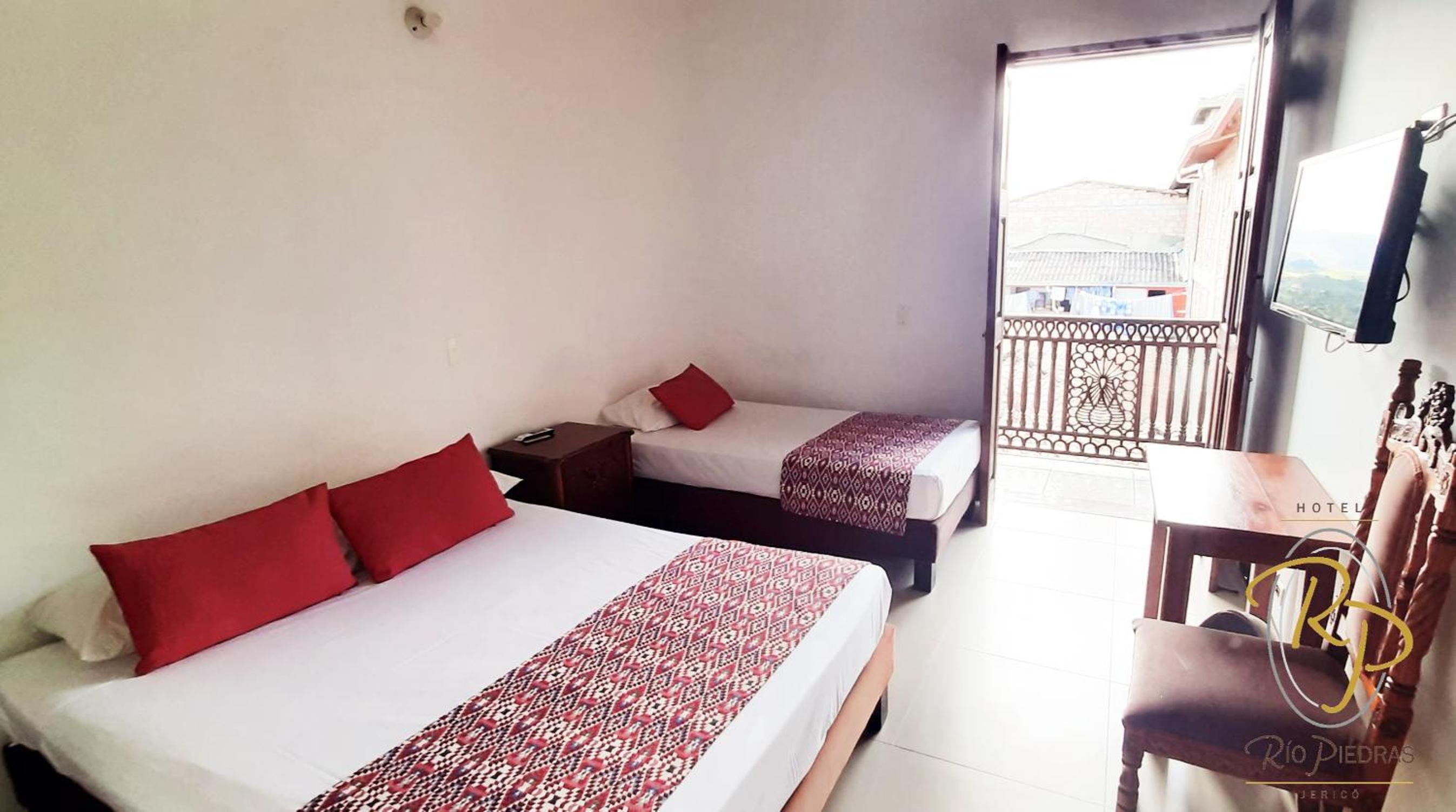Standard Triple Room photo 2