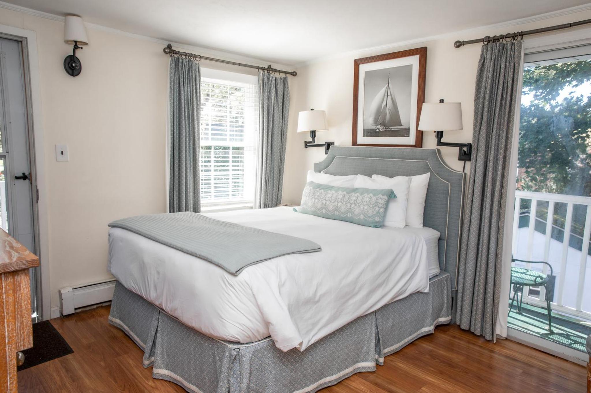 Standard Queen Room photo 2