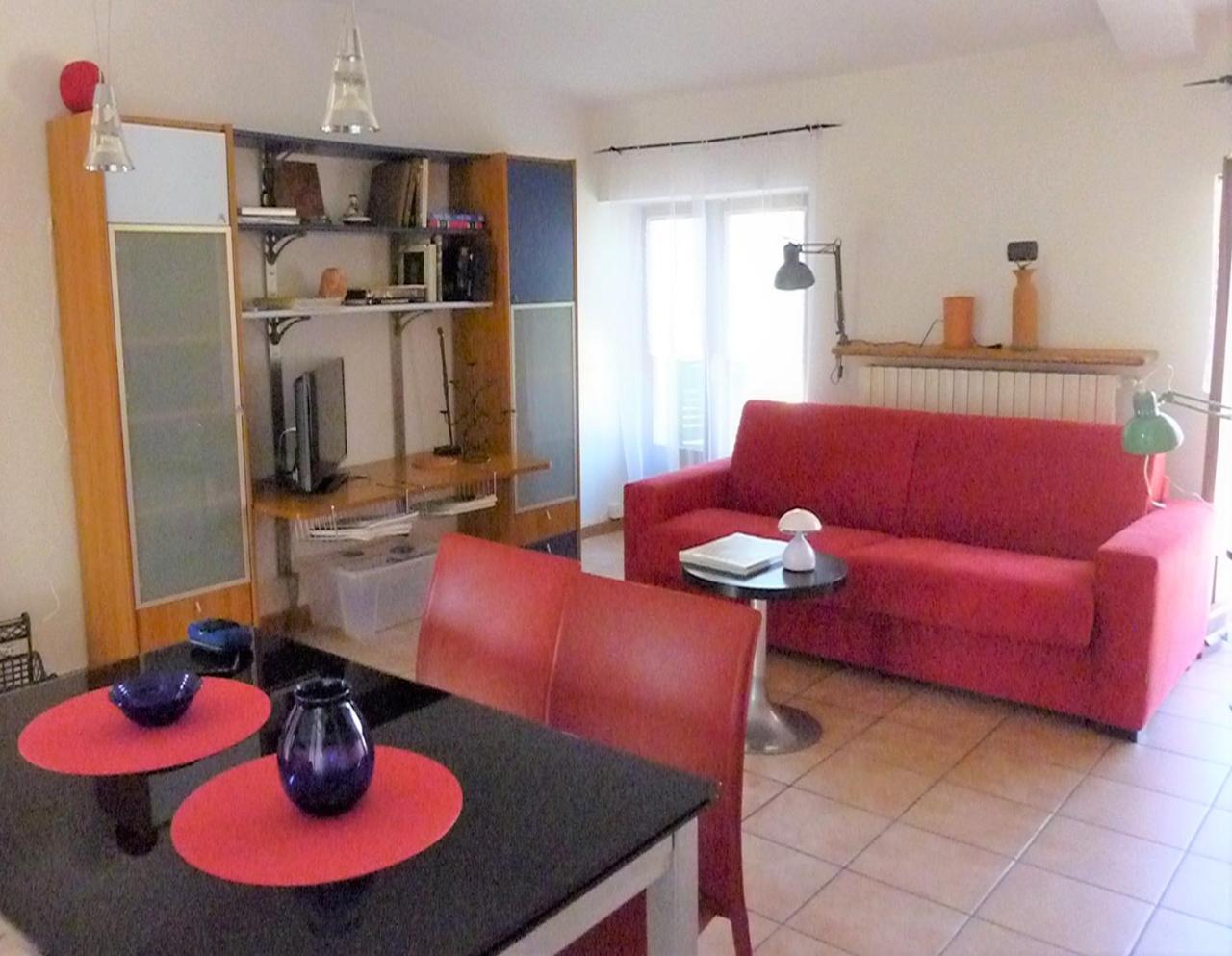 Apartment with Balcony photo 2