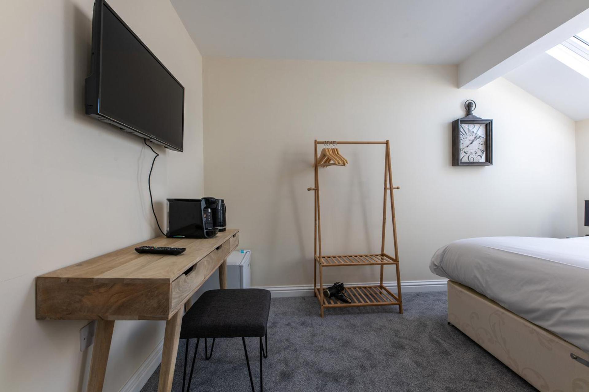 Standard King Room photo 2