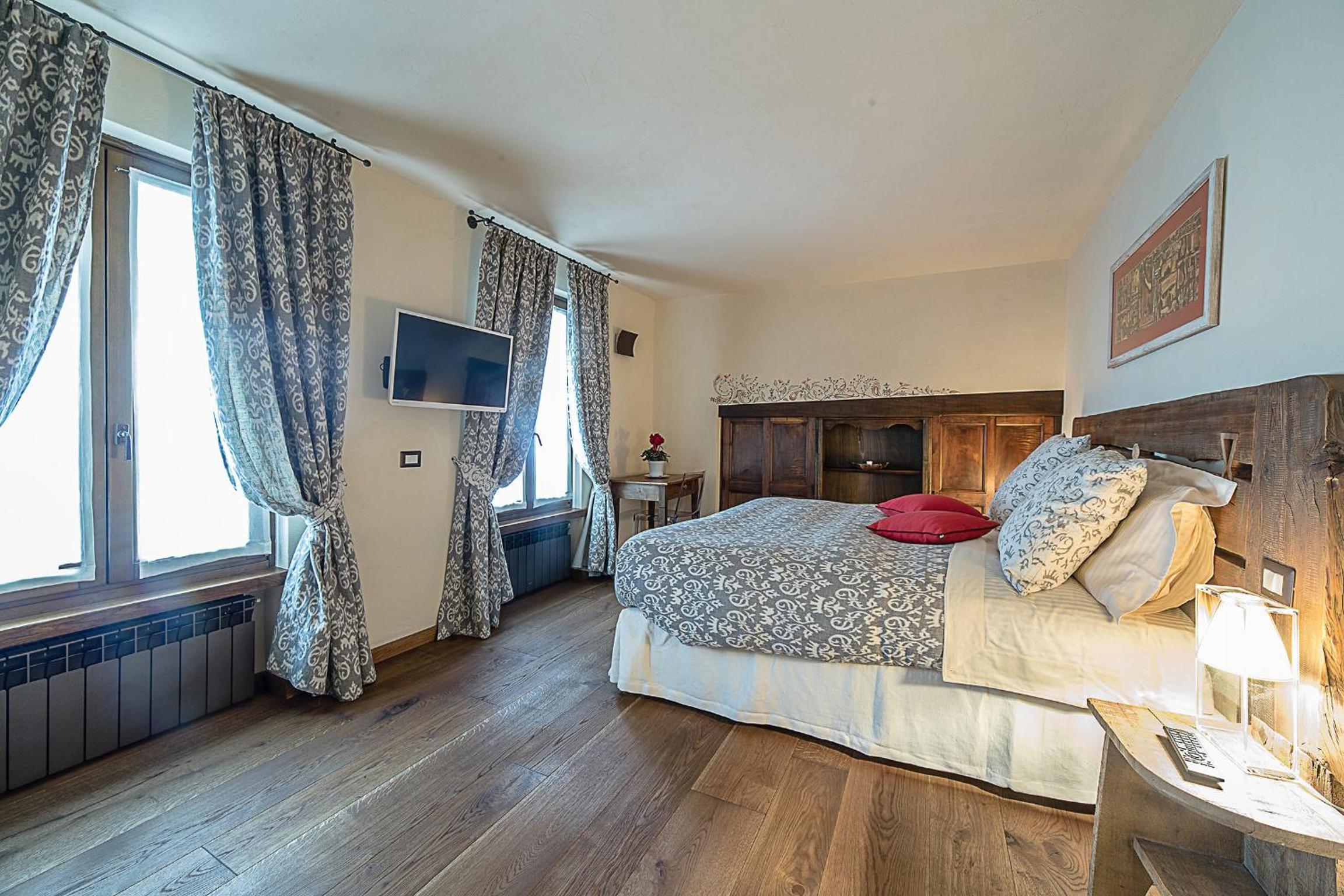 Suite - Photo 16
