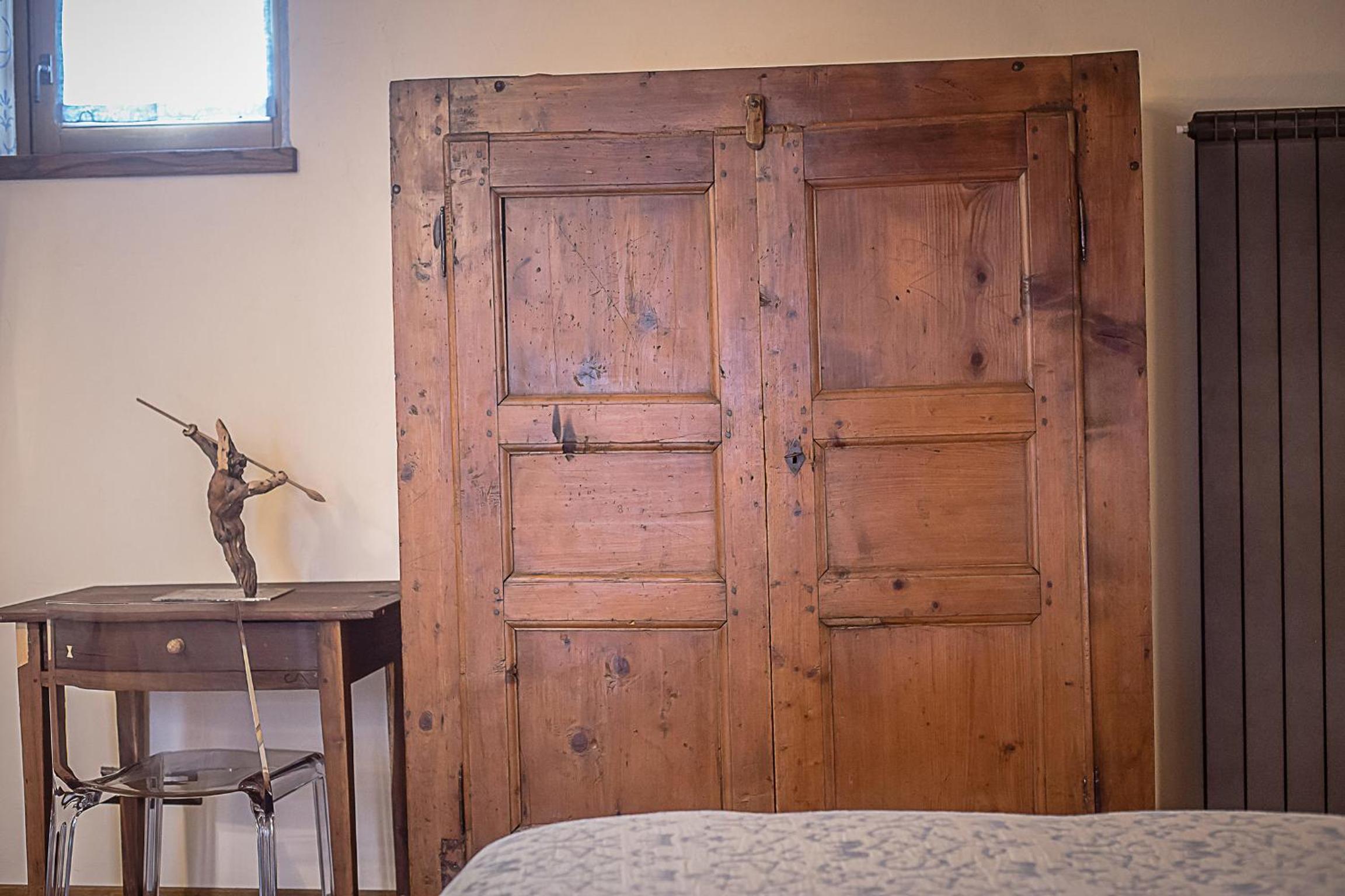 Deluxe Double Room with Balcony - Photo 5