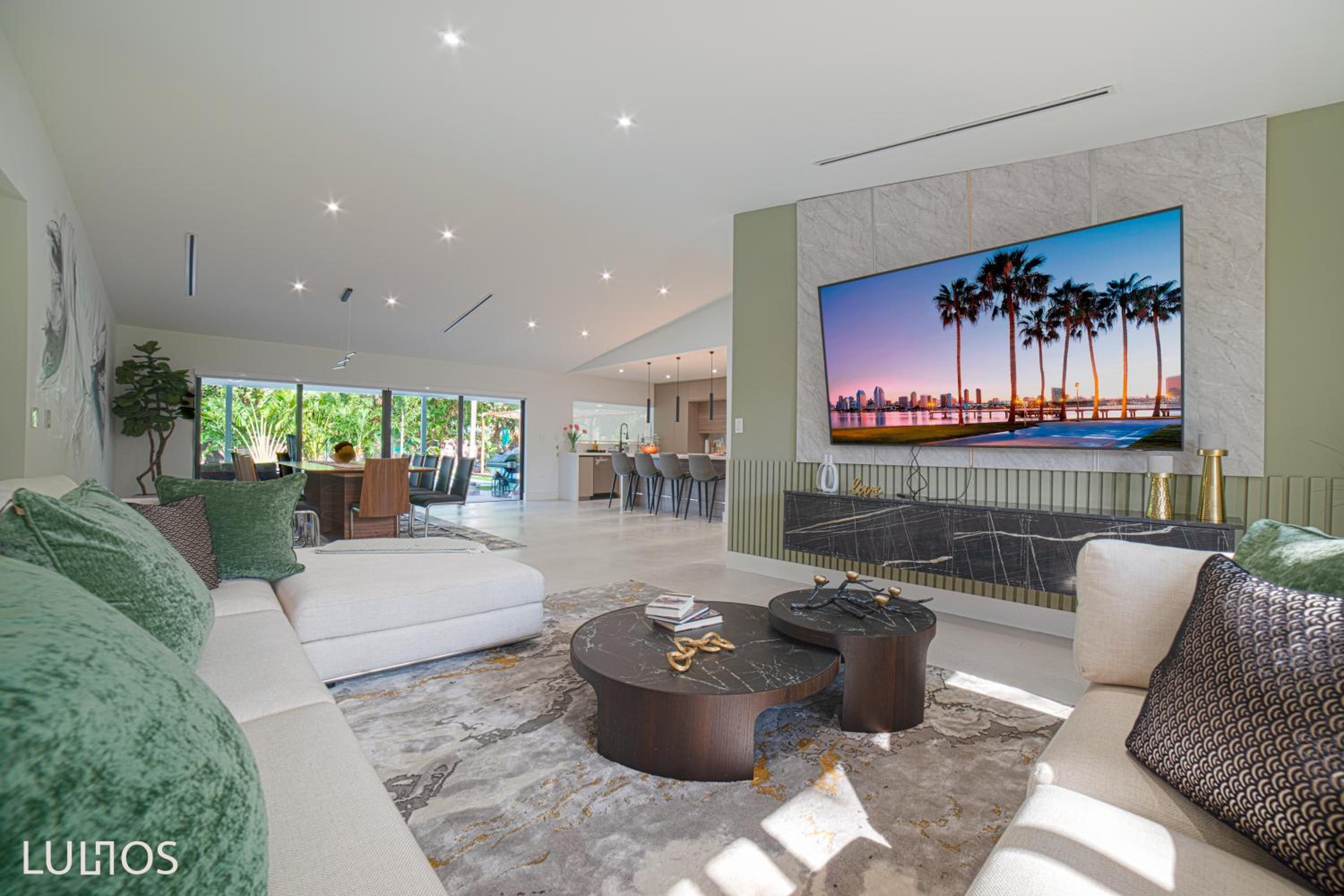 Villa photo 1