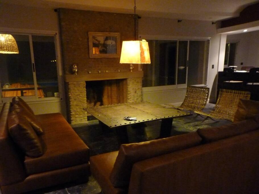 Six-Bedroom House photo 1