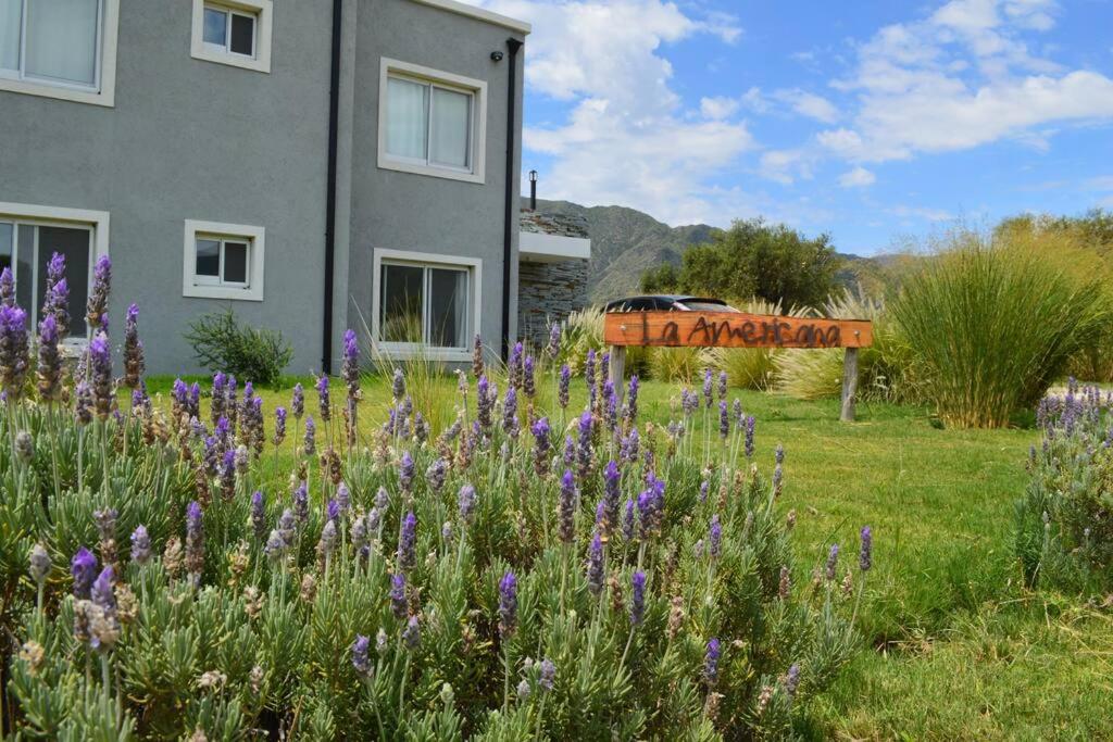 Six-Bedroom House photo 2