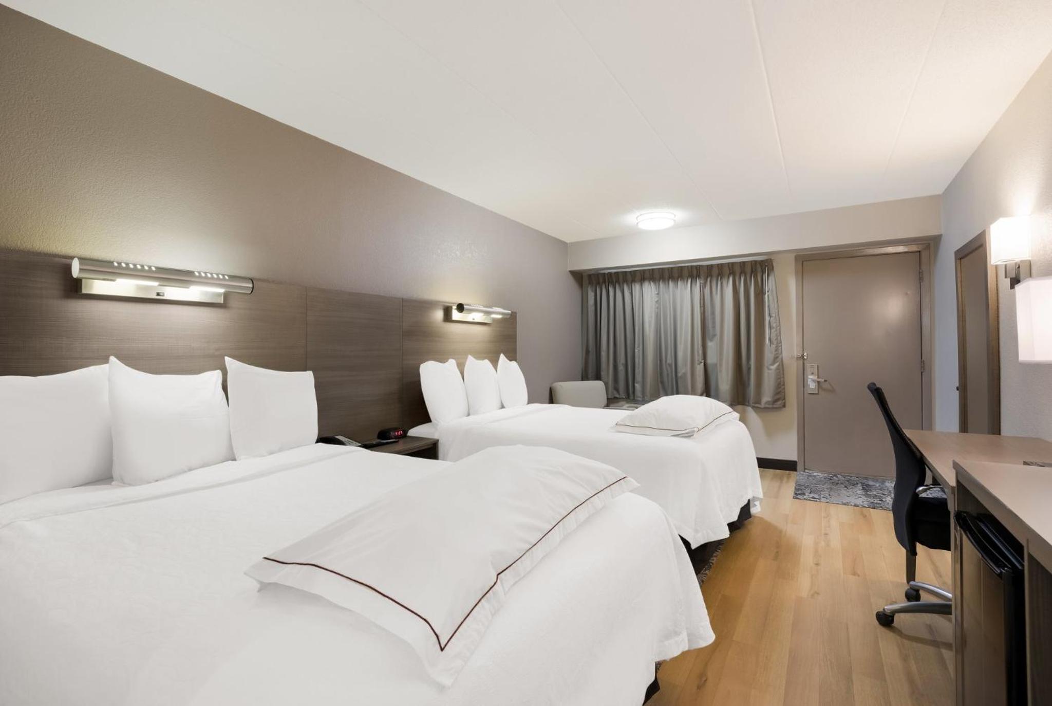 Premium Room with Two Double Beds Smoke Free (Upgraded Bedding & Snack) - Photo 1